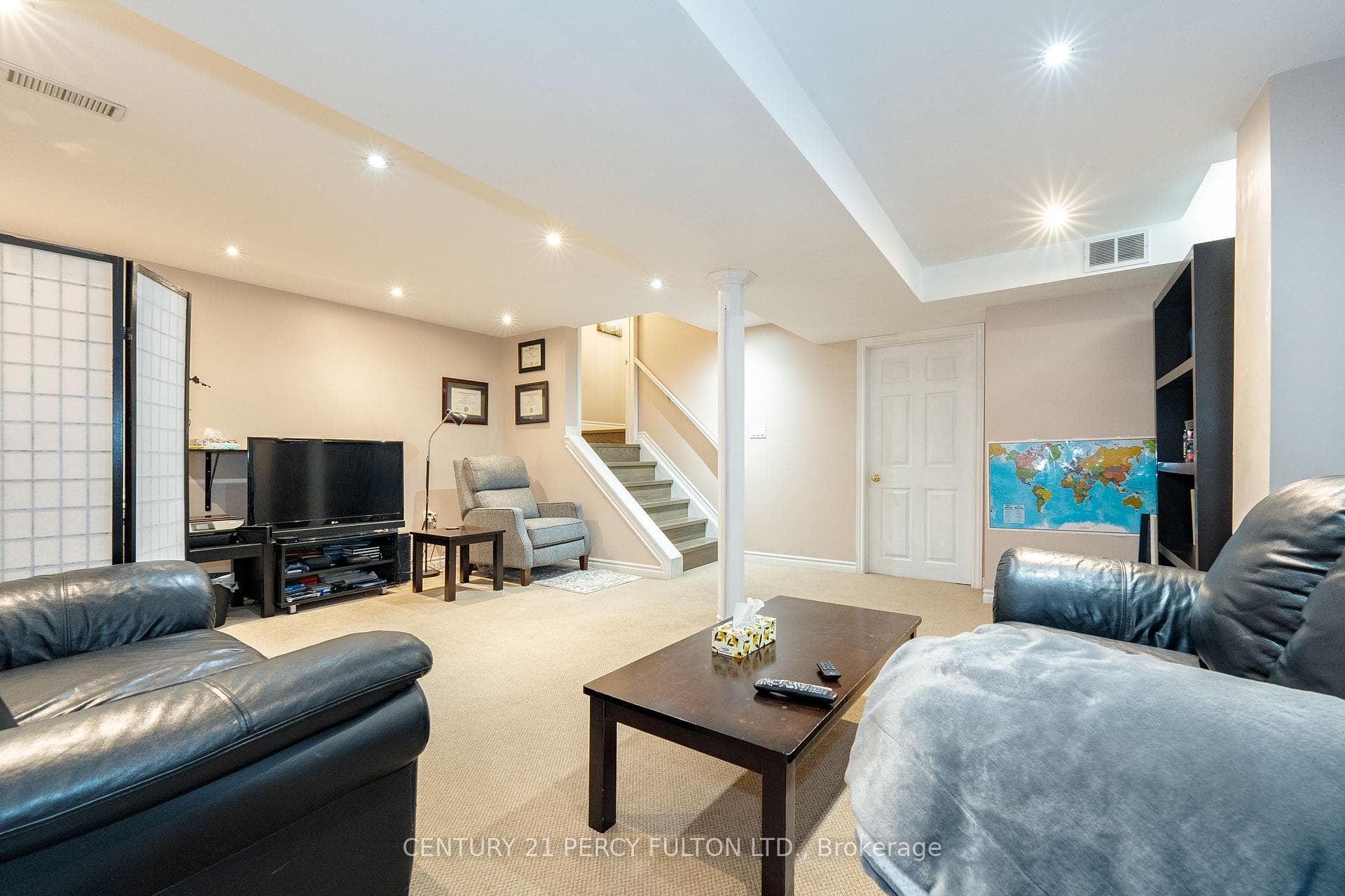 44 Eastport Drive photo 35