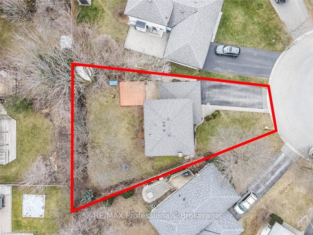 287 BASTEDO Court photo 4