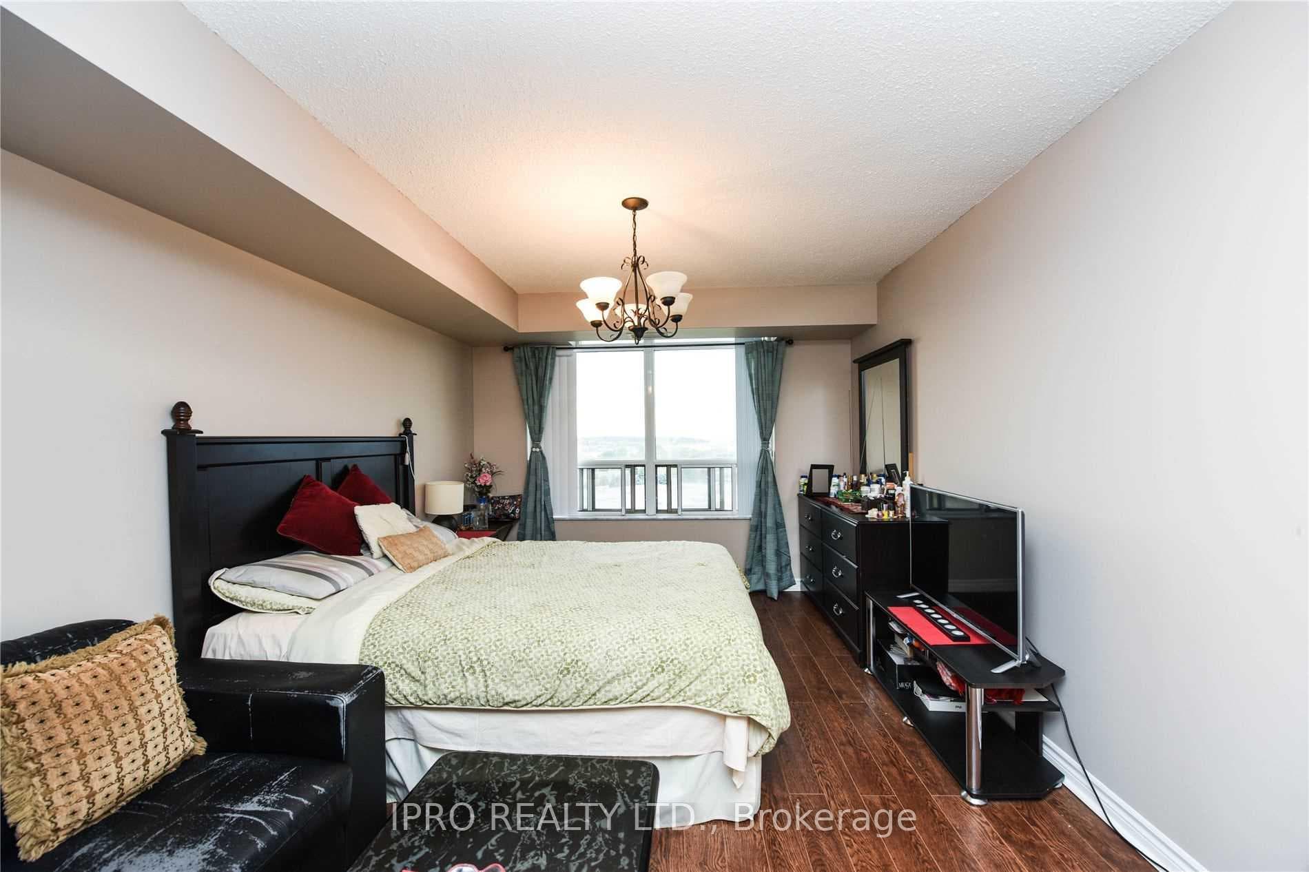 35 Kingsbridge Garden Circle Unit 1406 photo 12