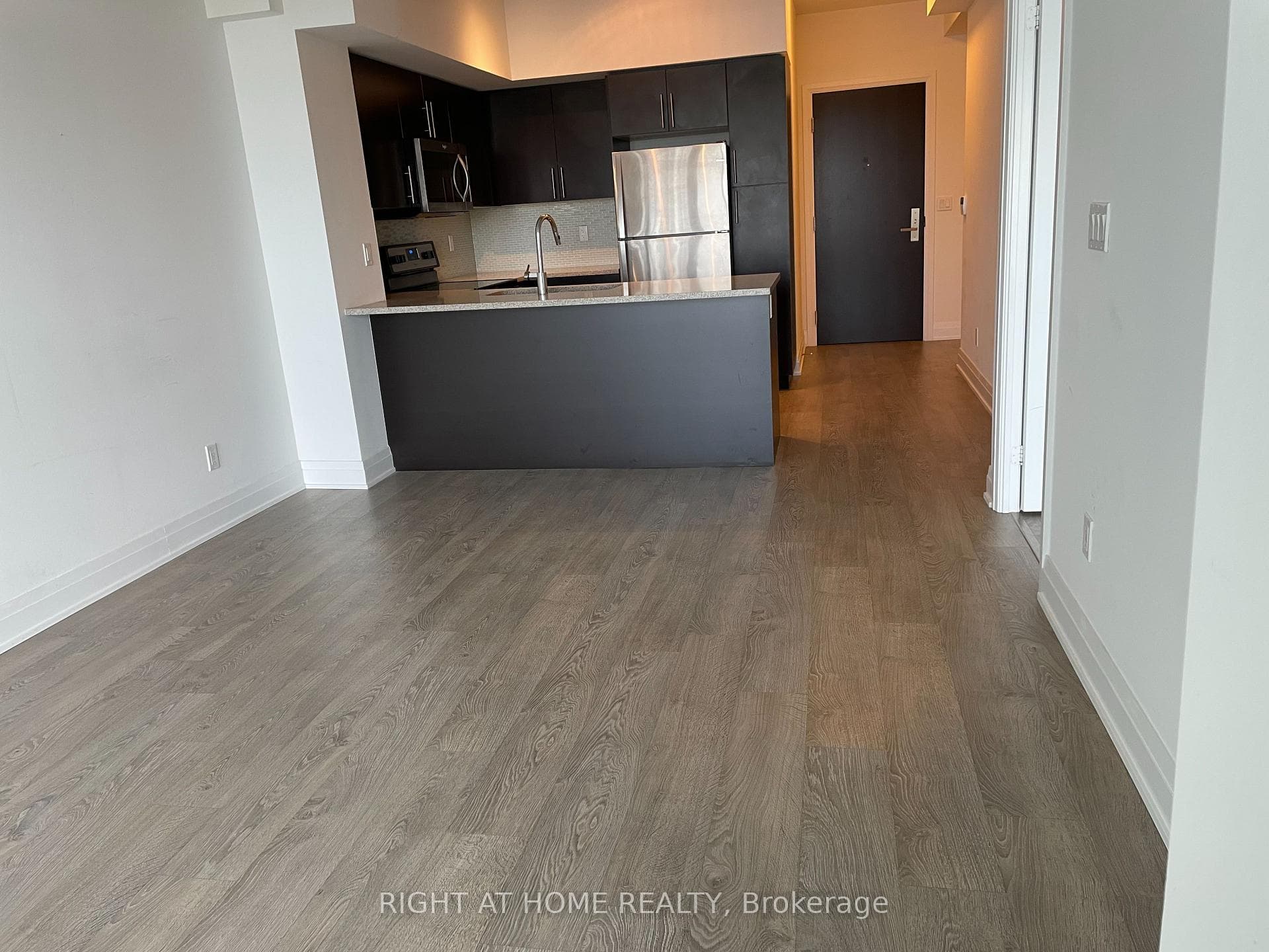 55 Speers Road Unit 410 photo 6