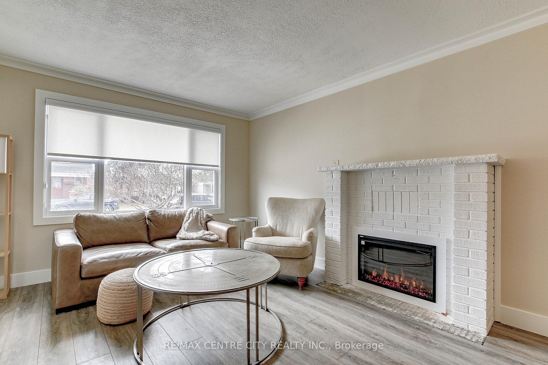 329 SMITH Street Unit UPPER photo 2