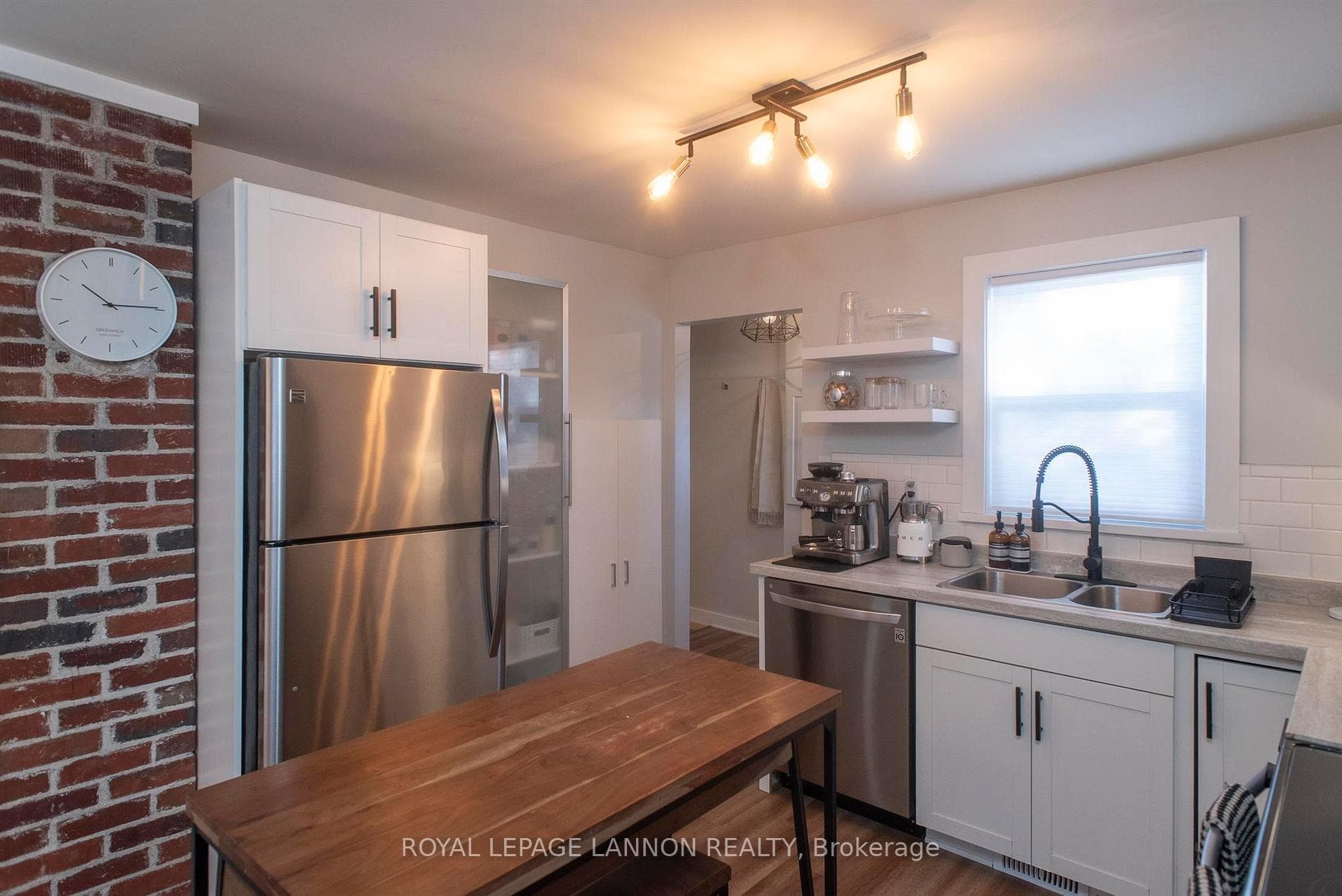 253 Kenogami Avenue photo 11