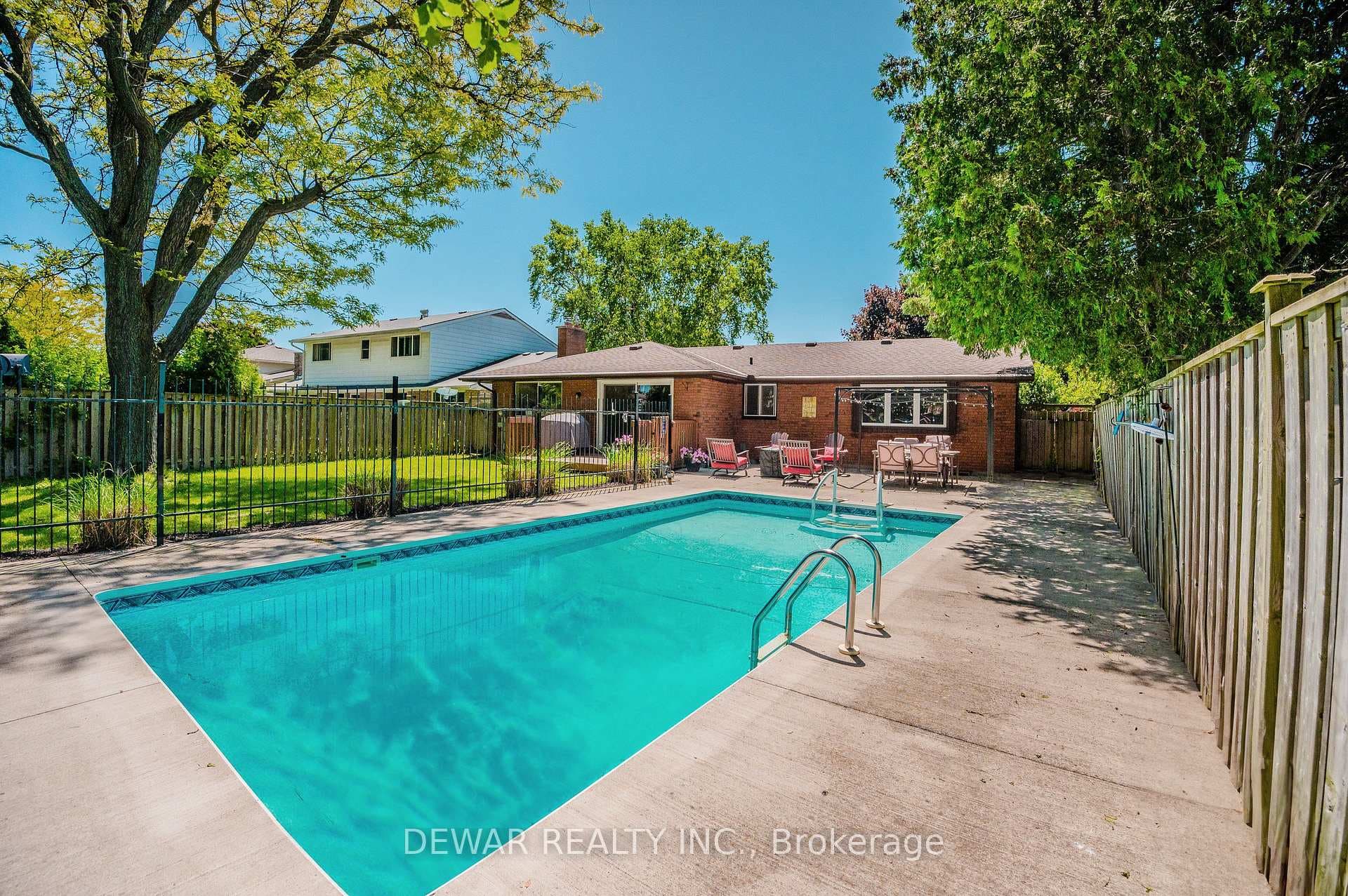 39 Alderwood Crescent photo 33