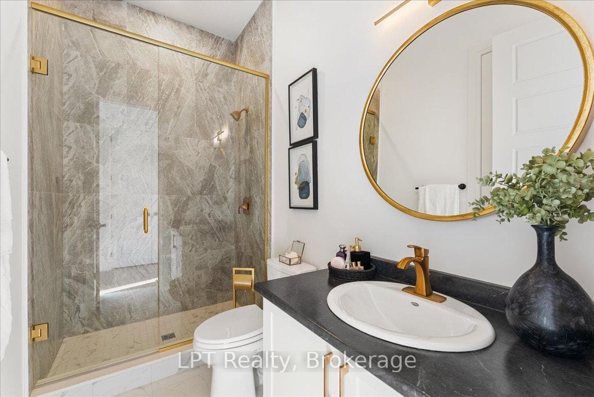 semi ensuite