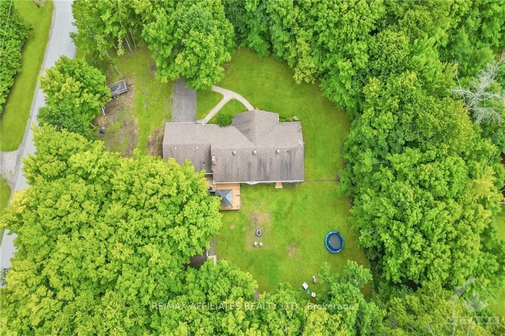 1012 GLENASHTON Road photo 28