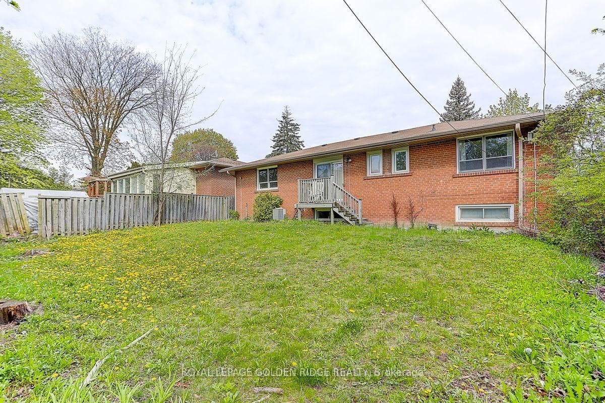 19 Morewood Crescent photo 32