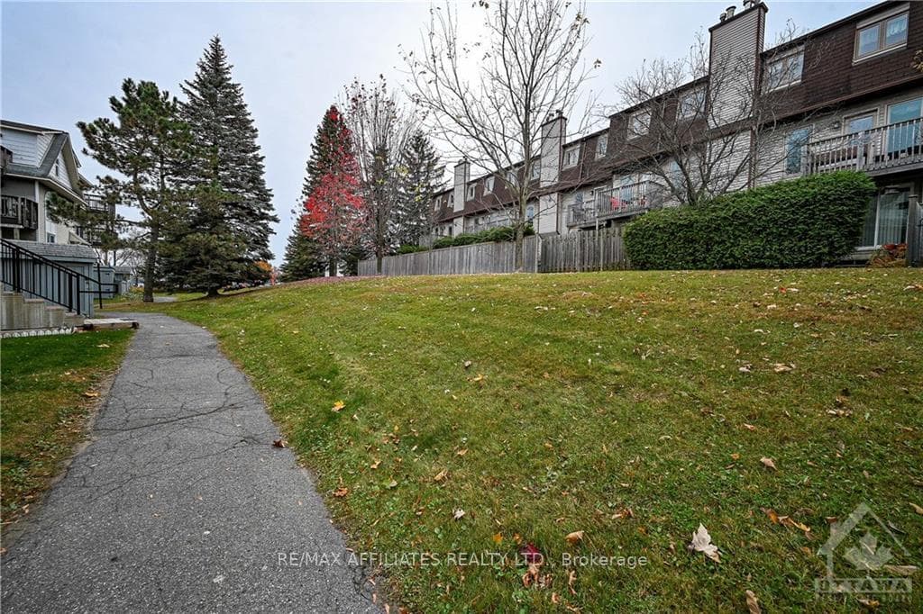 716 TANGUAY Court photo 29