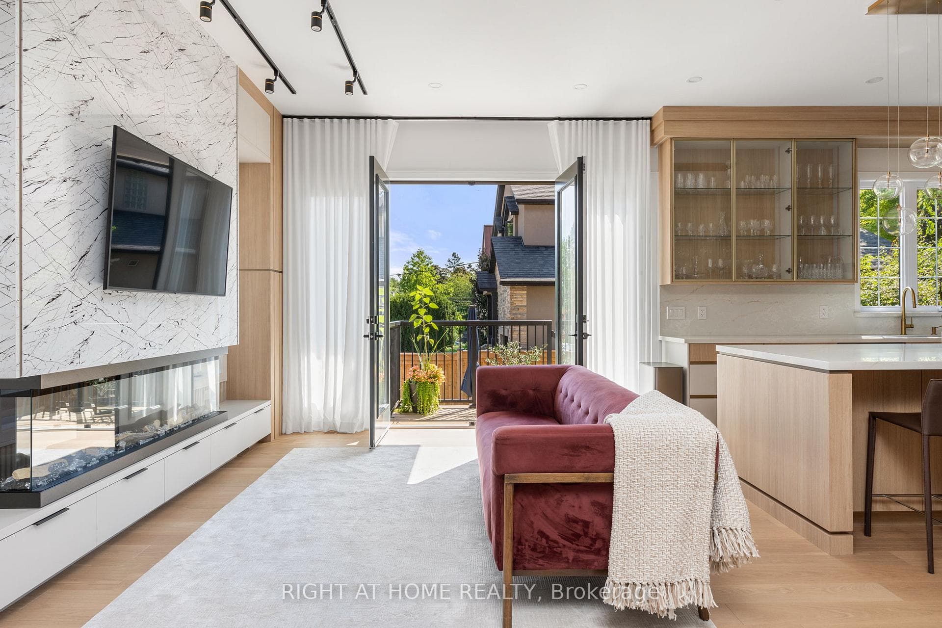 33 Thorndale Avenue photo 15