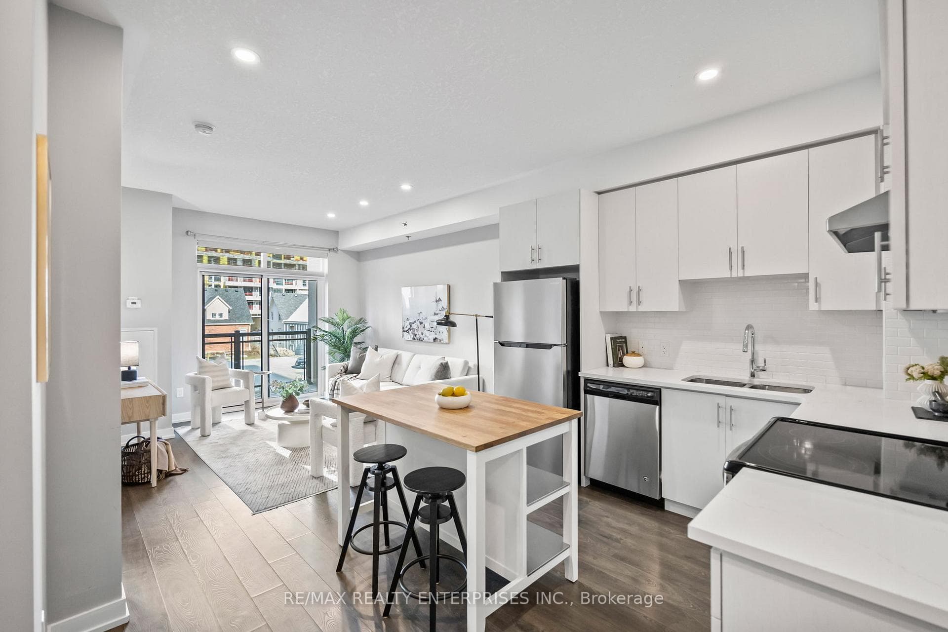 2490 Old Bronte Road Unit 204 photo 7
