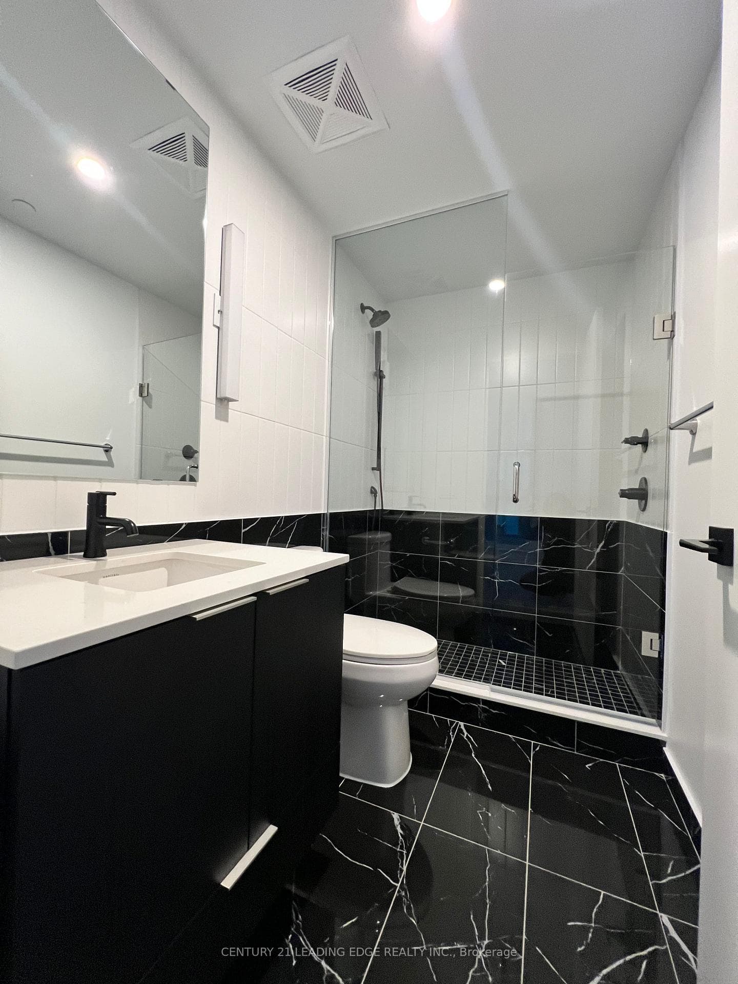 327 King Street Unit 3804 photo 13