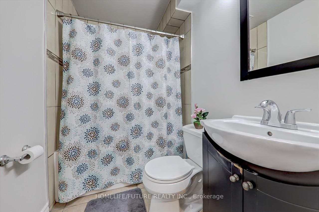 1521 Elmsley Drive photo 34