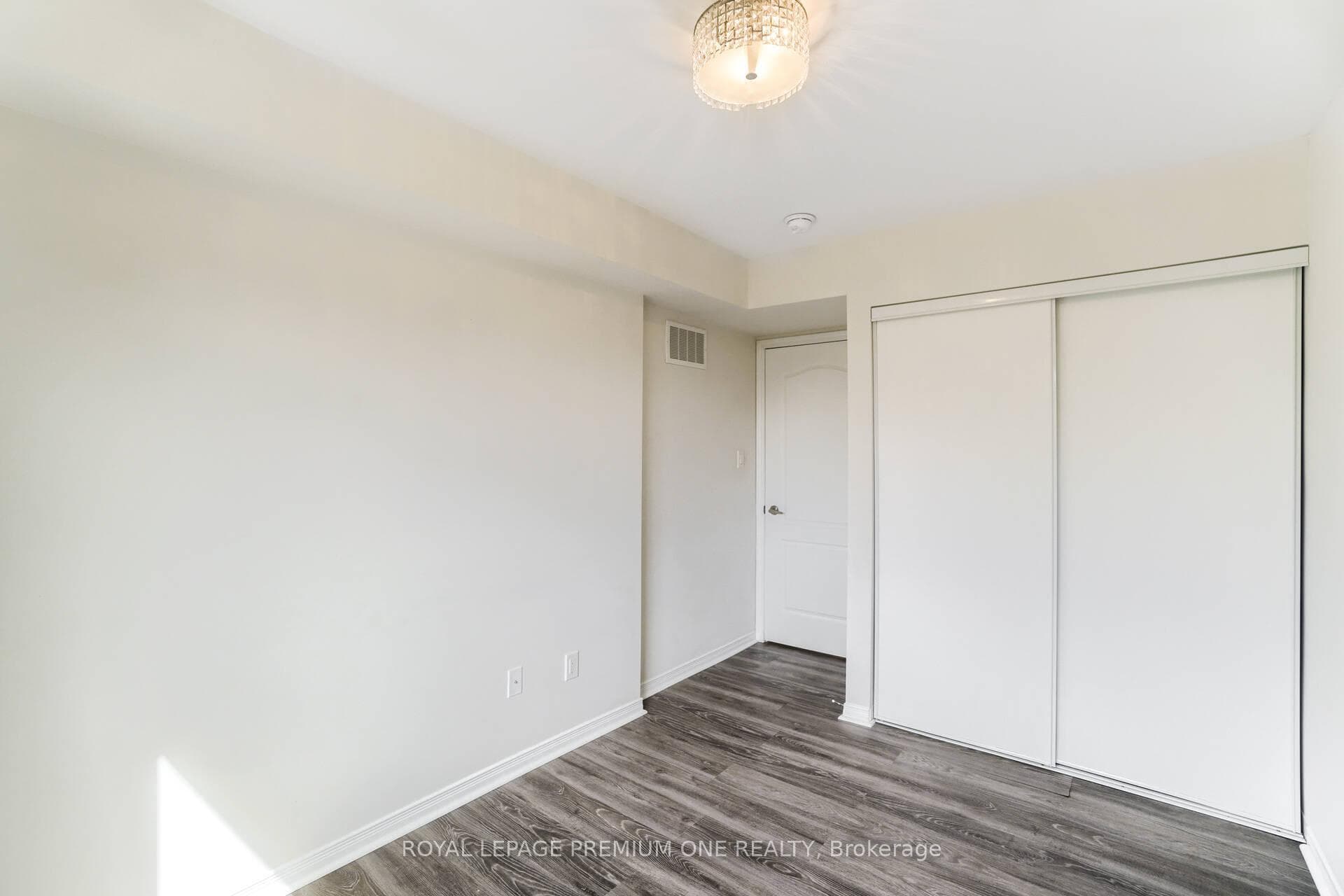 3 Applewood Lane Unit 211 photo 21