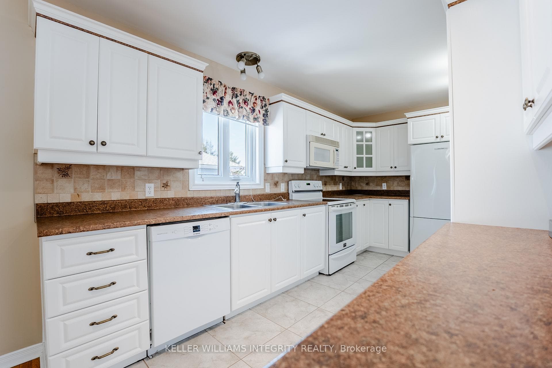 57 Sandfield Avenue photo 15