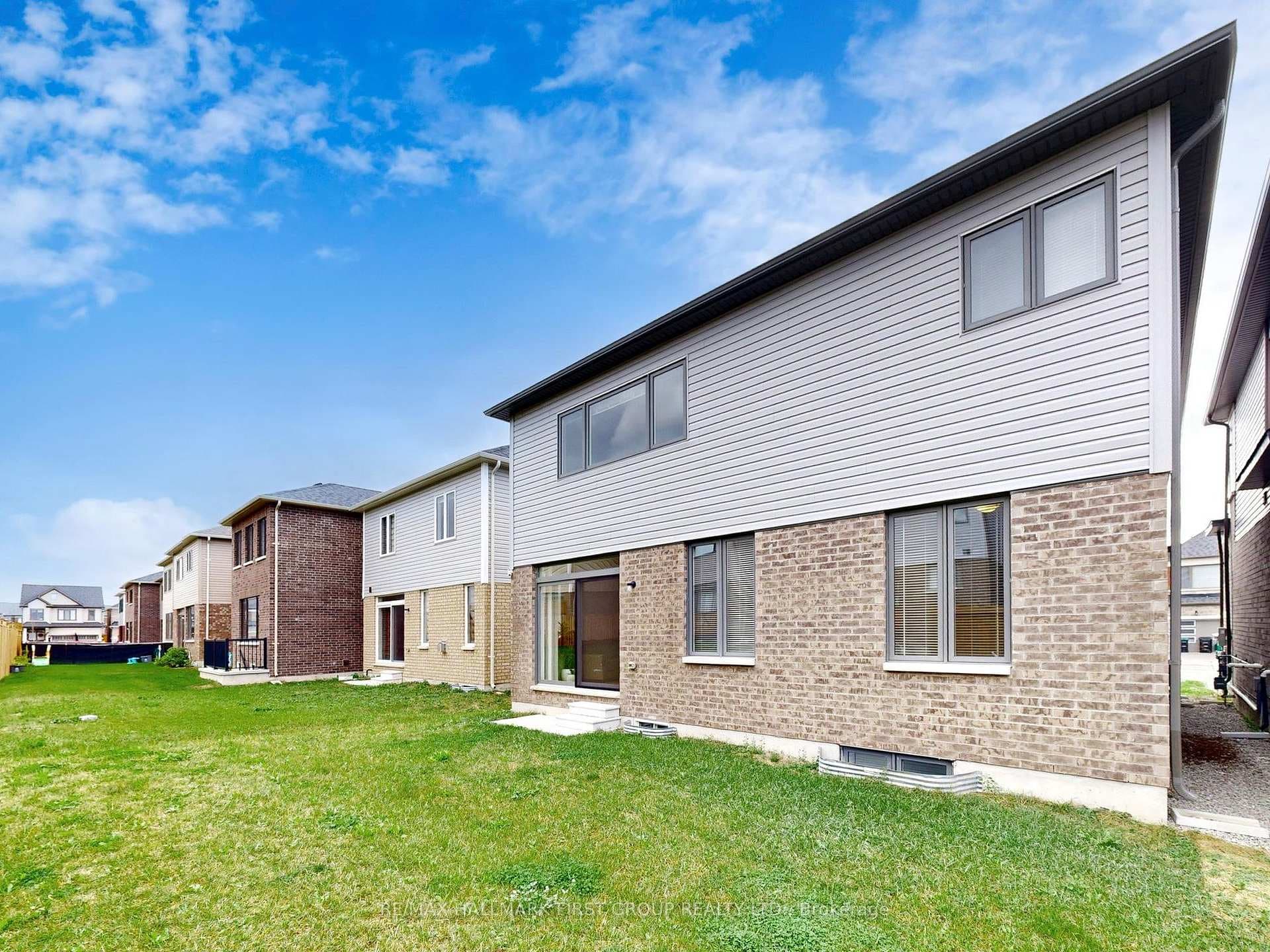 18 Ludlow Drive photo 45