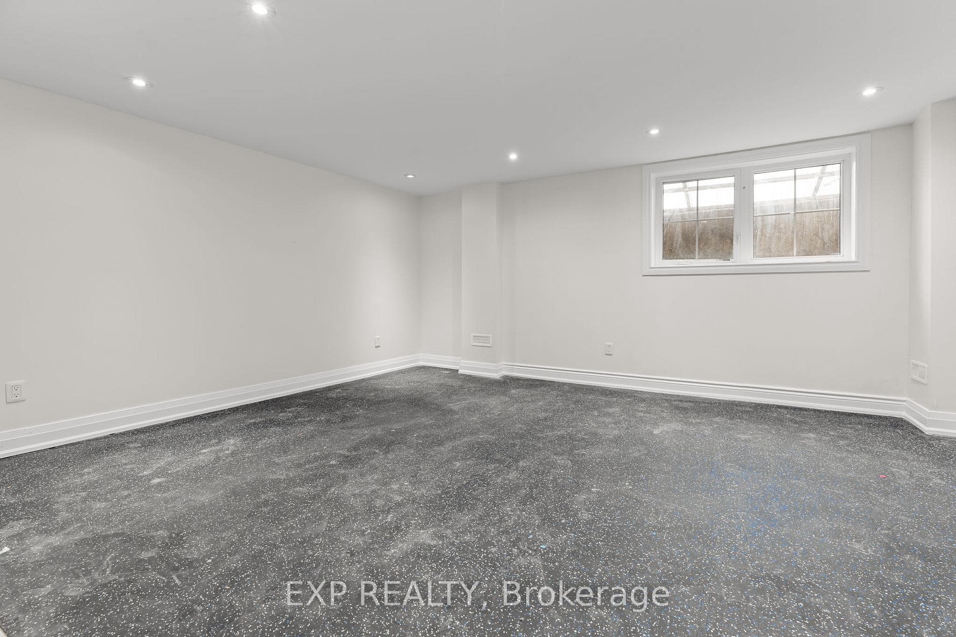 17 Harrison Avenue photo 33