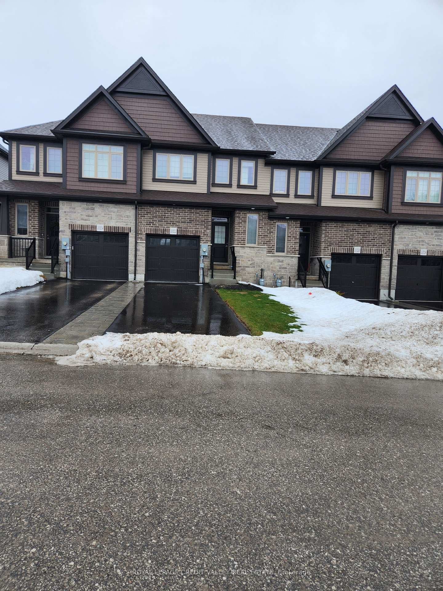 1022 Wright Drive photo 1