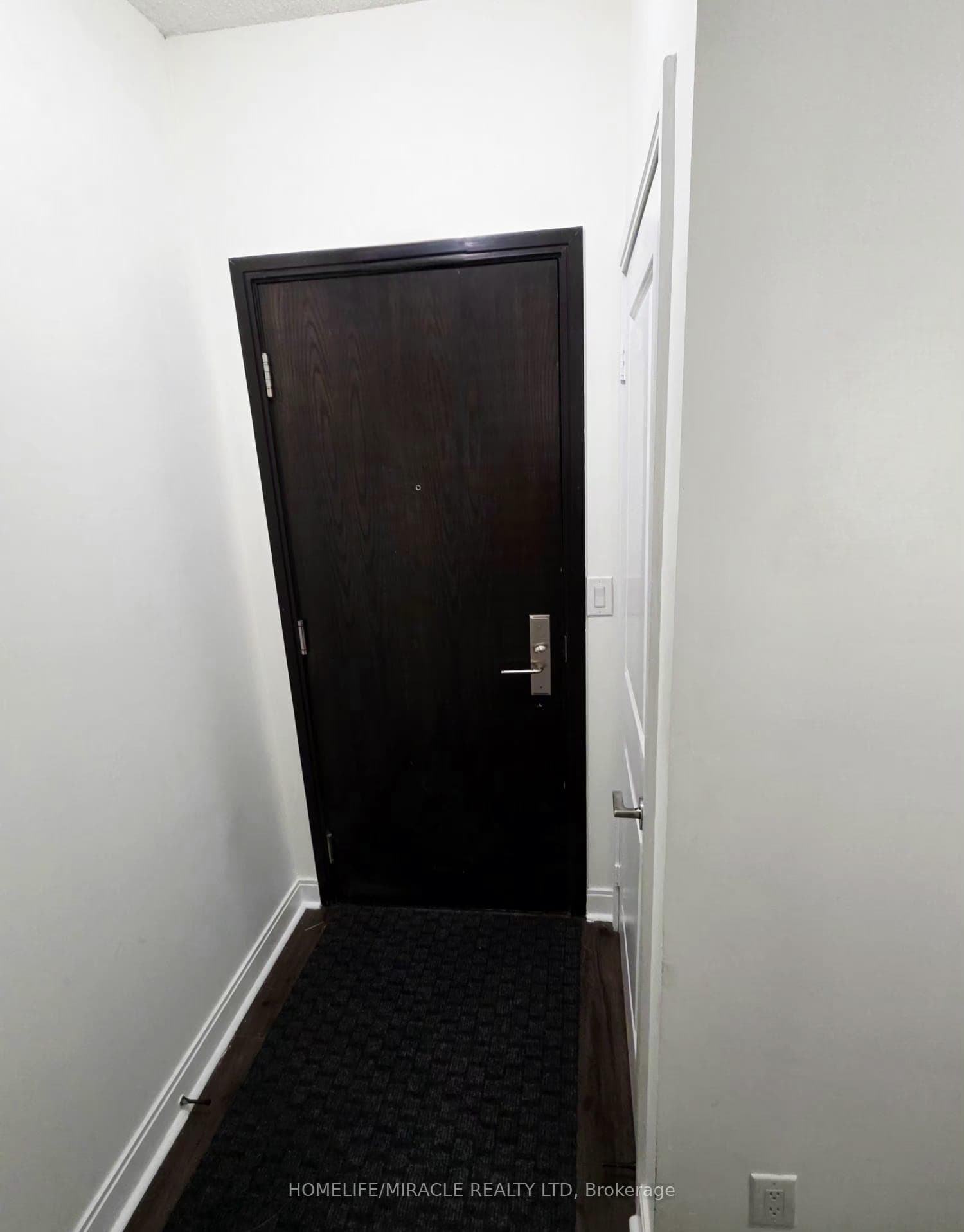 80 Absolute Avenue Unit 801 photo 2