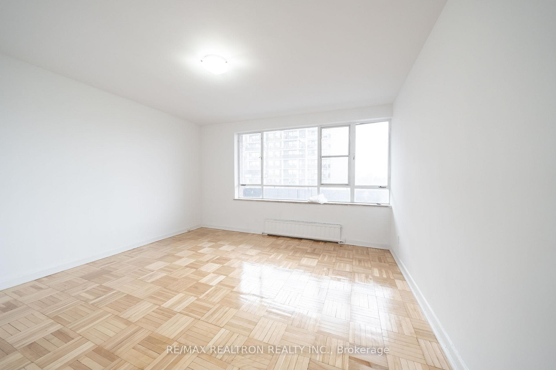 165 Cosburn Avenue Unit 508 photo 3