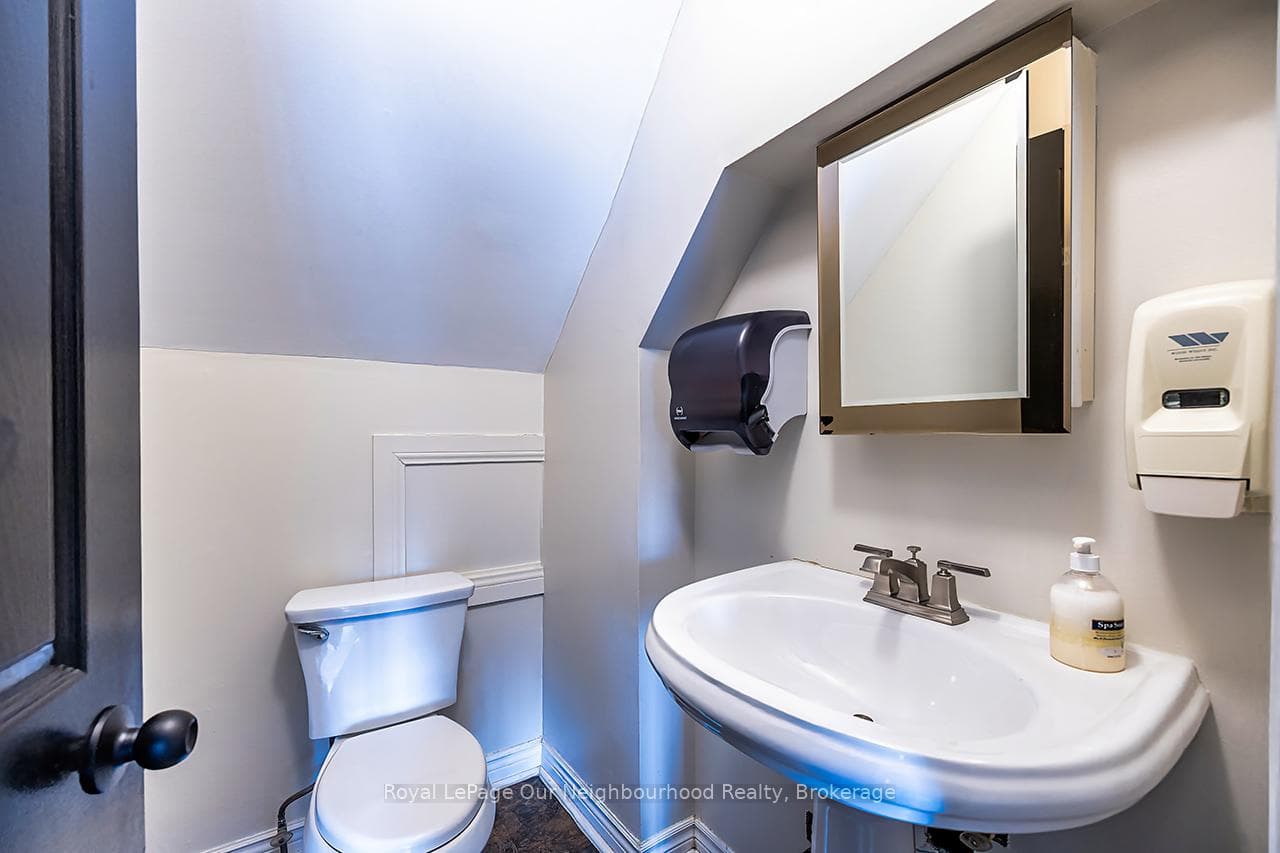 71 Albert Street photo 32