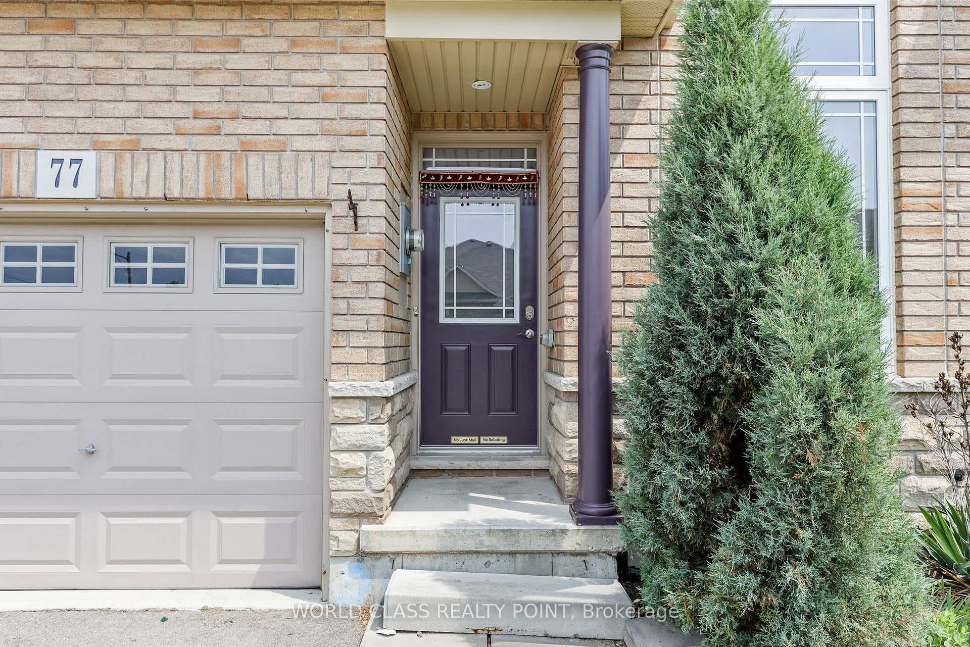 77 Charleswood Crescent photo 2