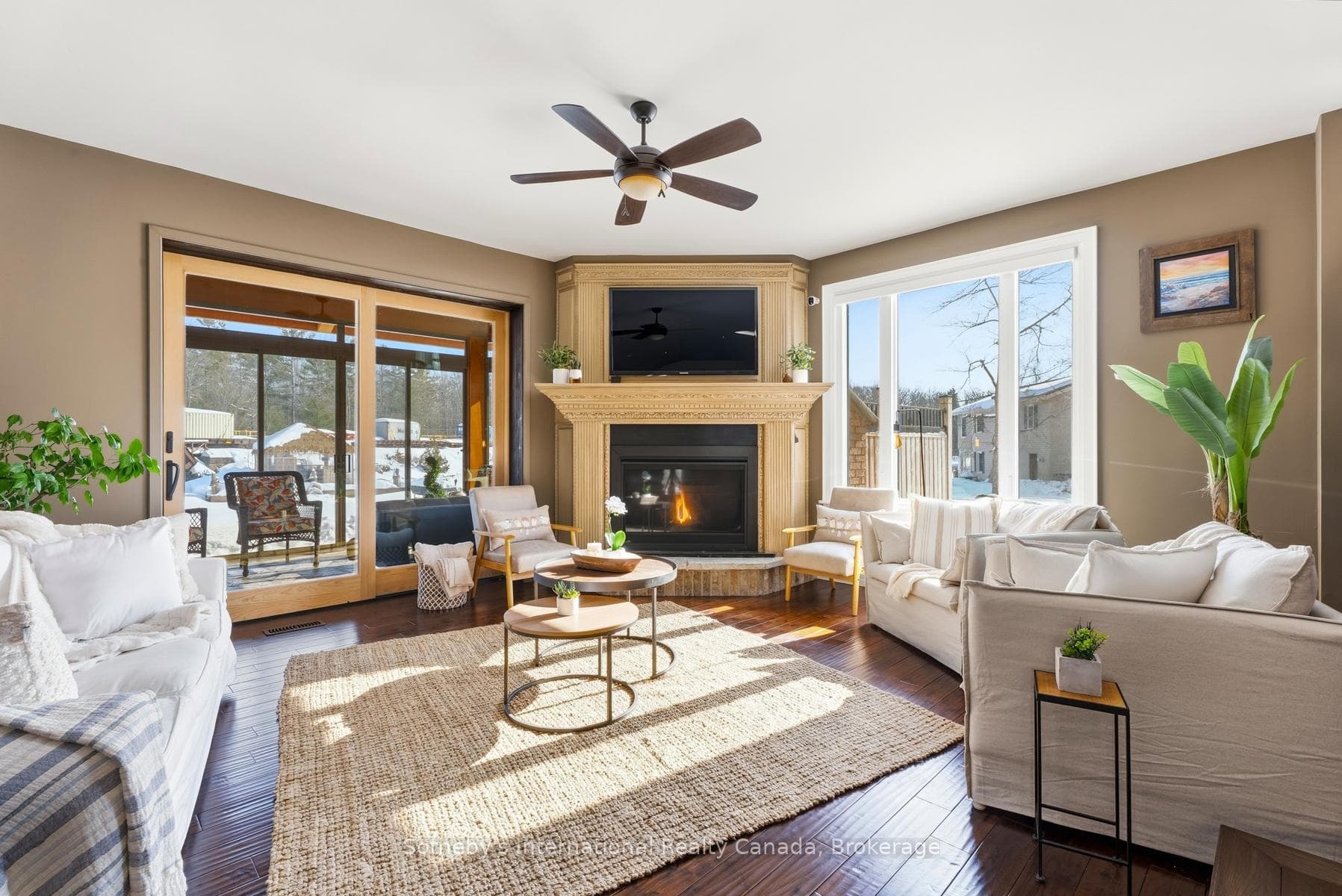 Large Living Room with Propane Fireplace