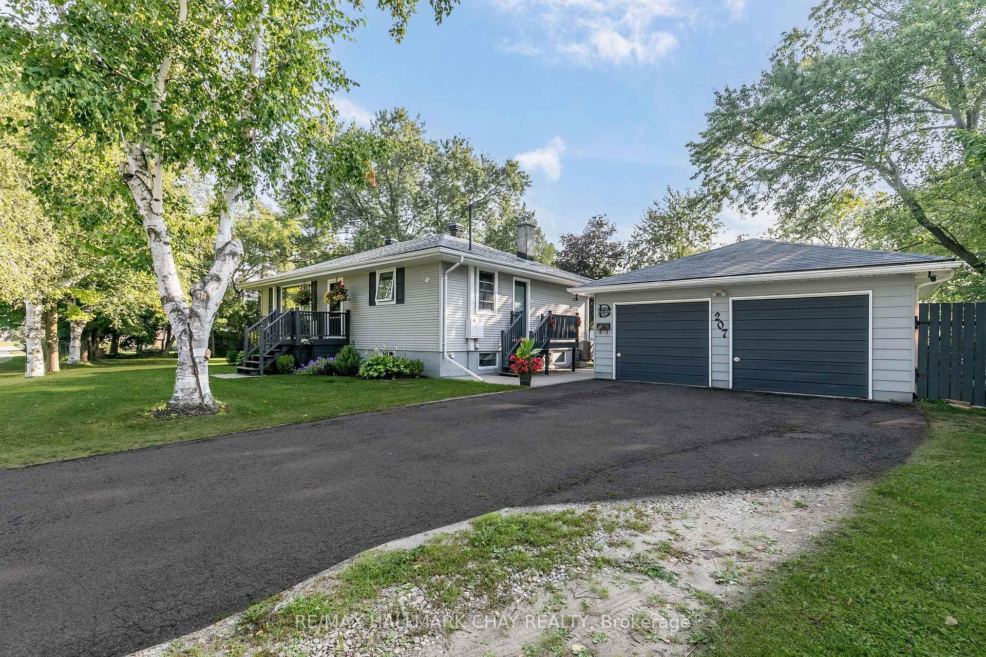 209 Montgomery Drive photo 4