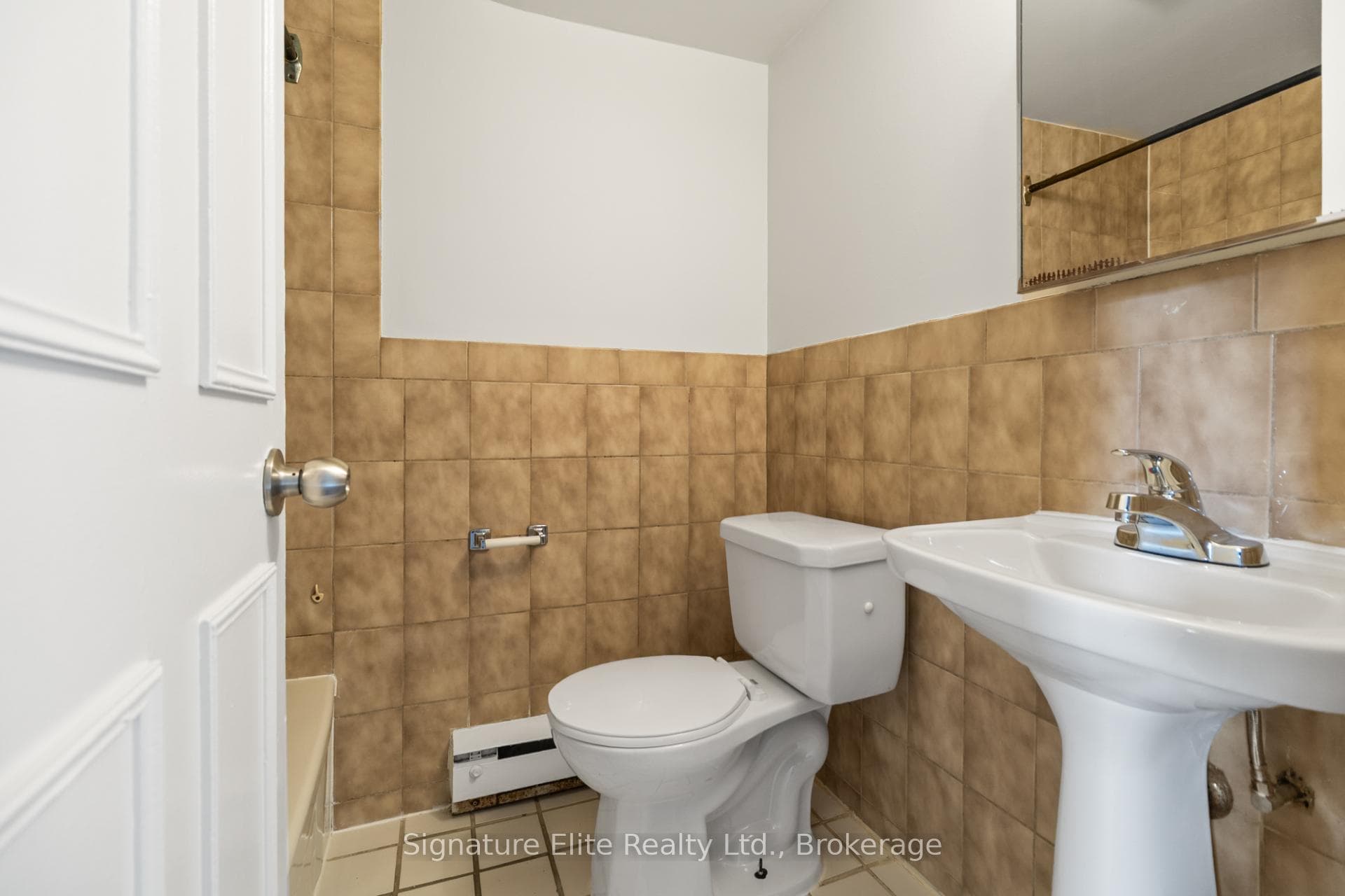 1383 Bathurst Street Unit 405 photo 16