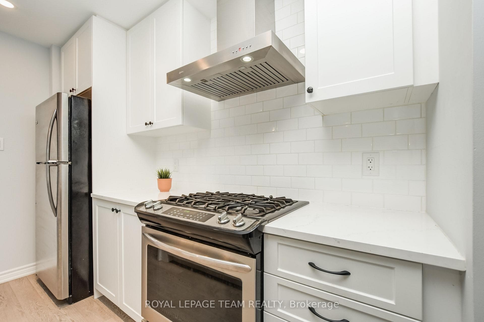 1450 HEMLOCK Road photo 16