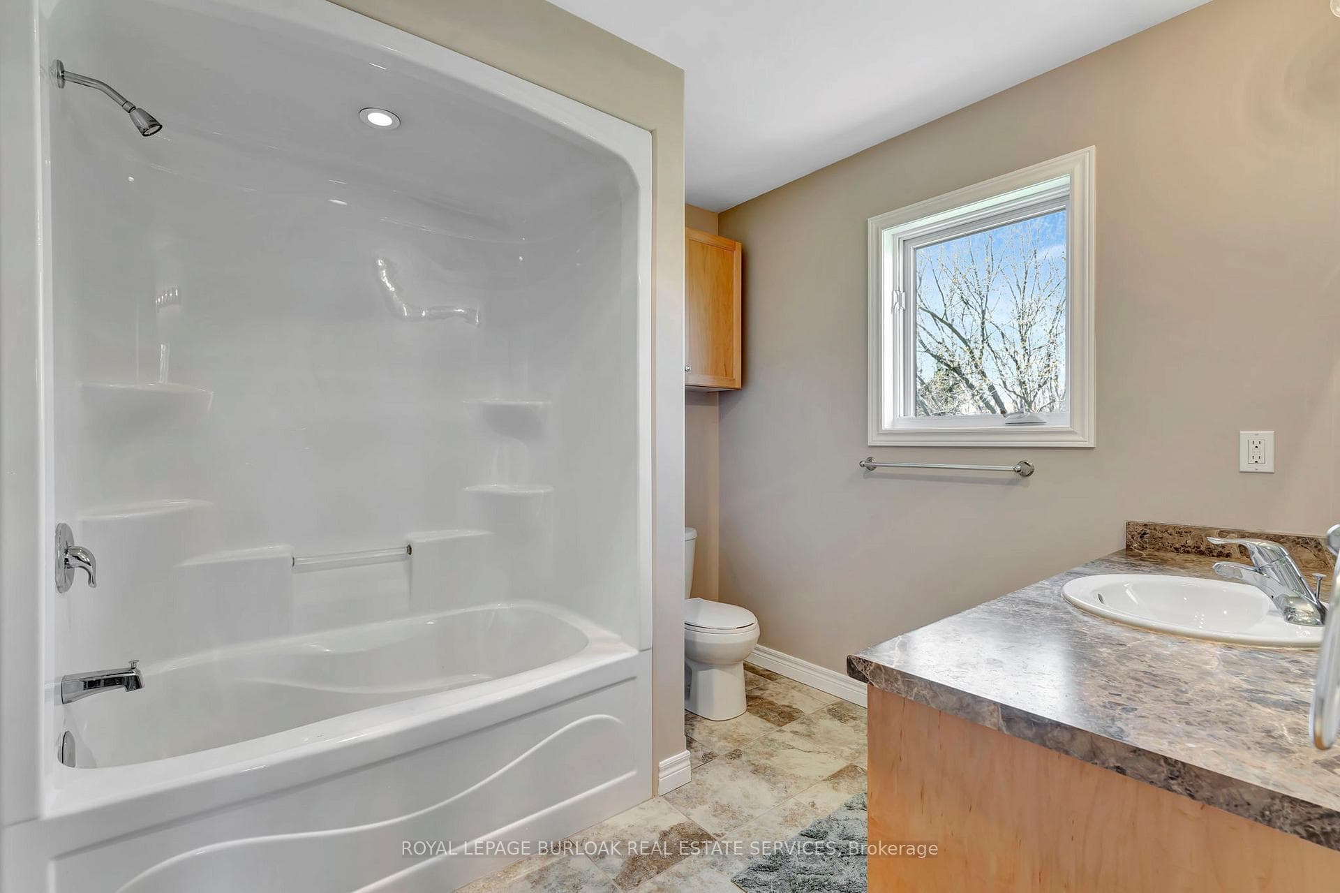 70 Governors Road photo 28