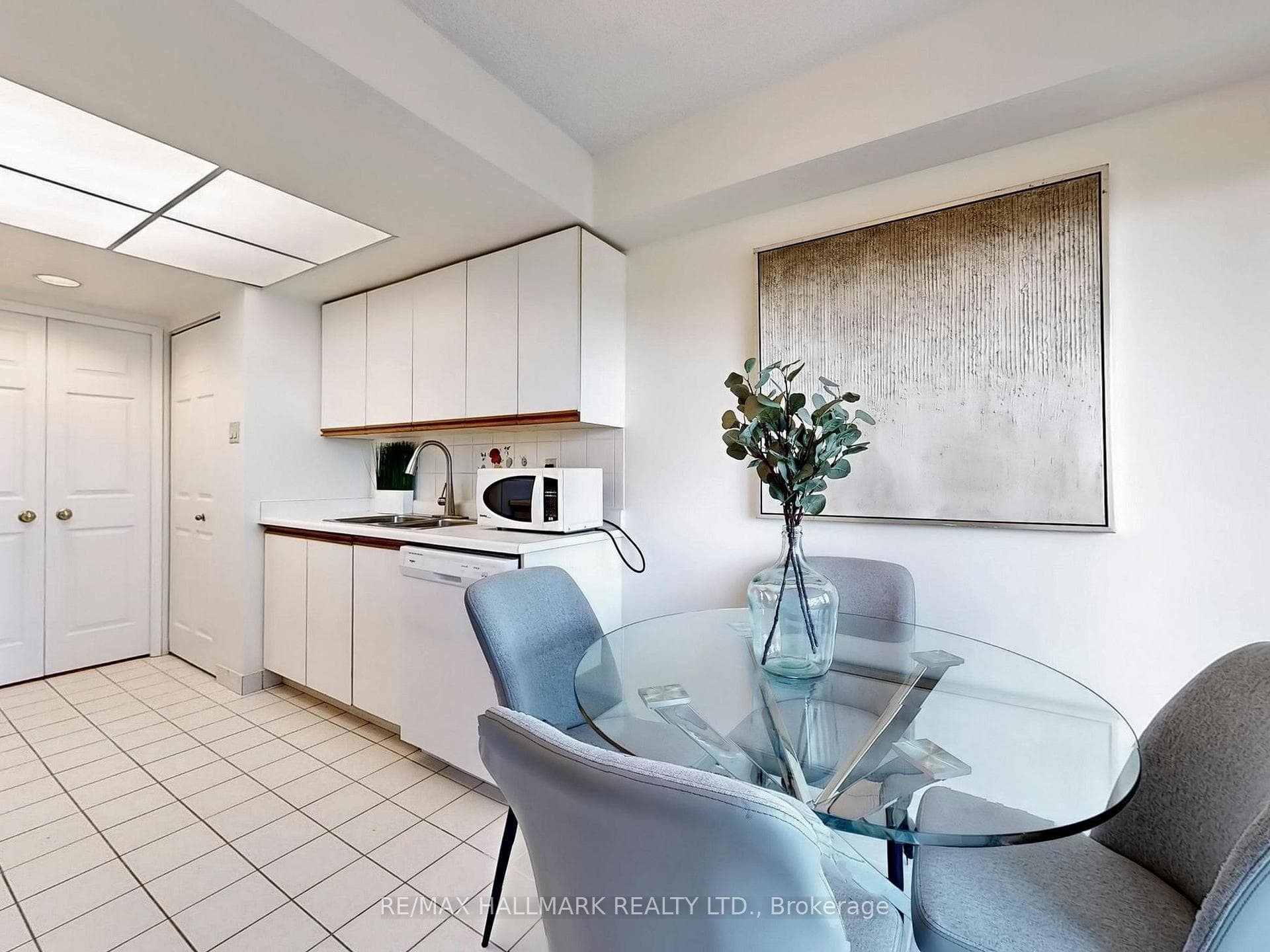 7805 Bayview Avenue Unit 320 photo 10