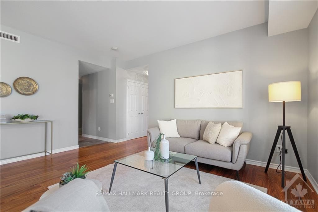 150 GUELPH Unit 102 photo 8