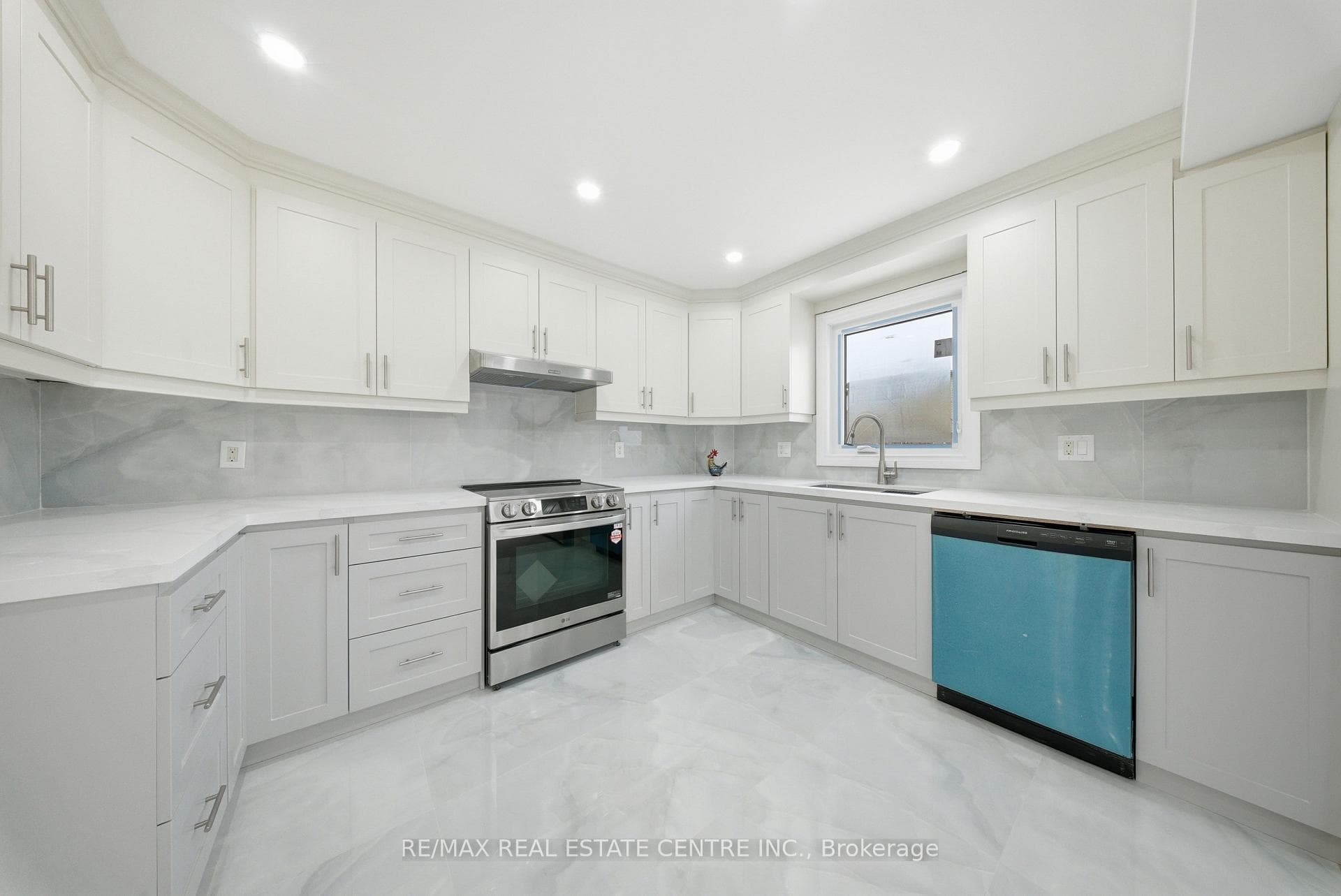 3316 Lady Slipper Court photo 17