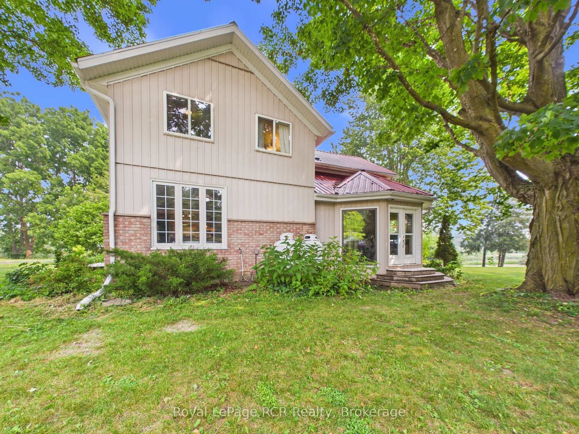 2055 Princess Street photo 3