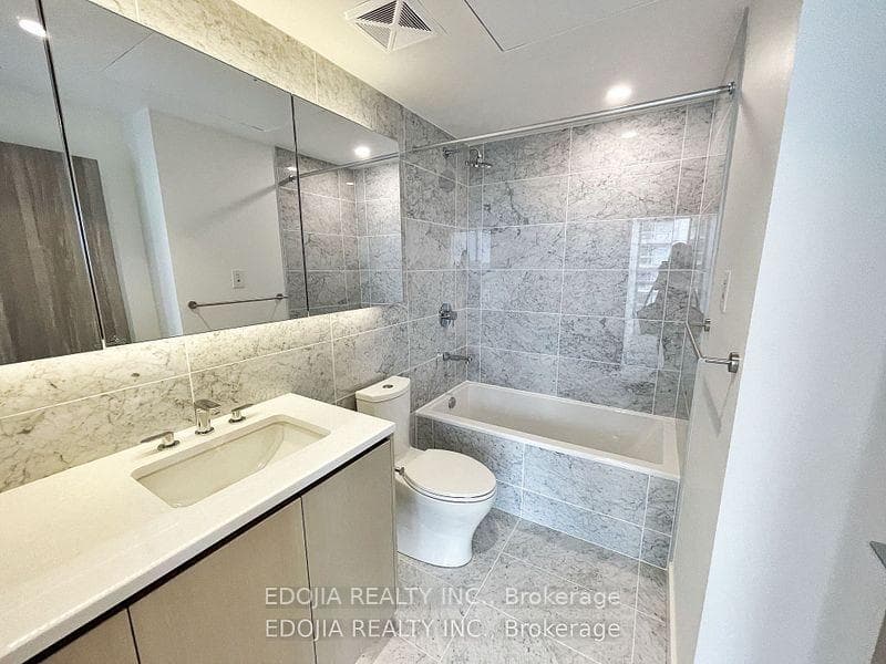 85 Mcmahon Drive Unit 1506 photo 11