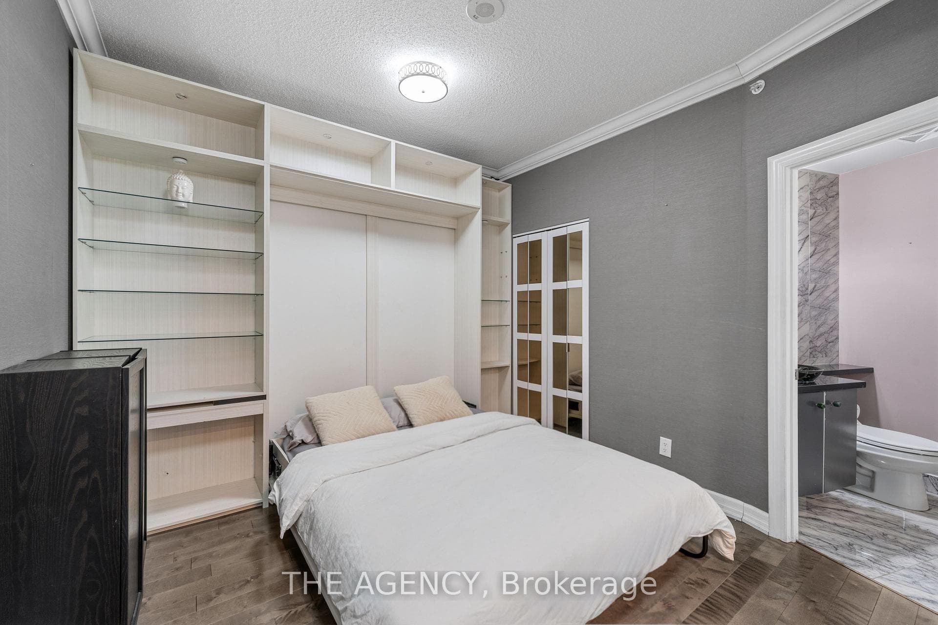 150 E Liberty Street Unit 413 photo 8
