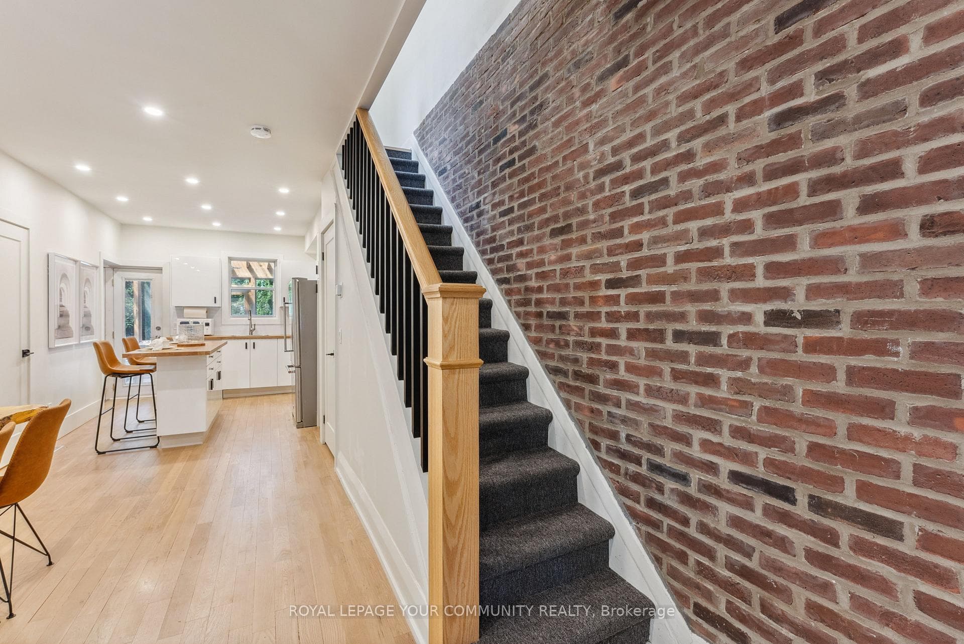 12 Lamb Avenue photo 16
