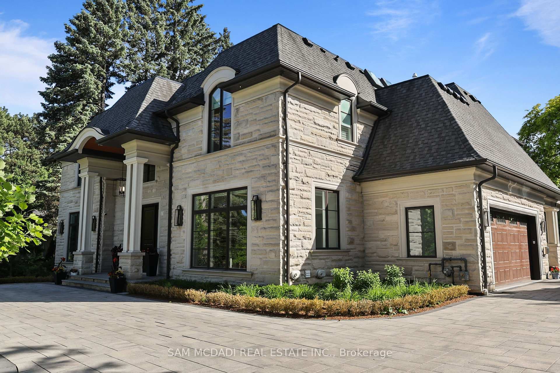 1342 Nocturne Court photo 2
