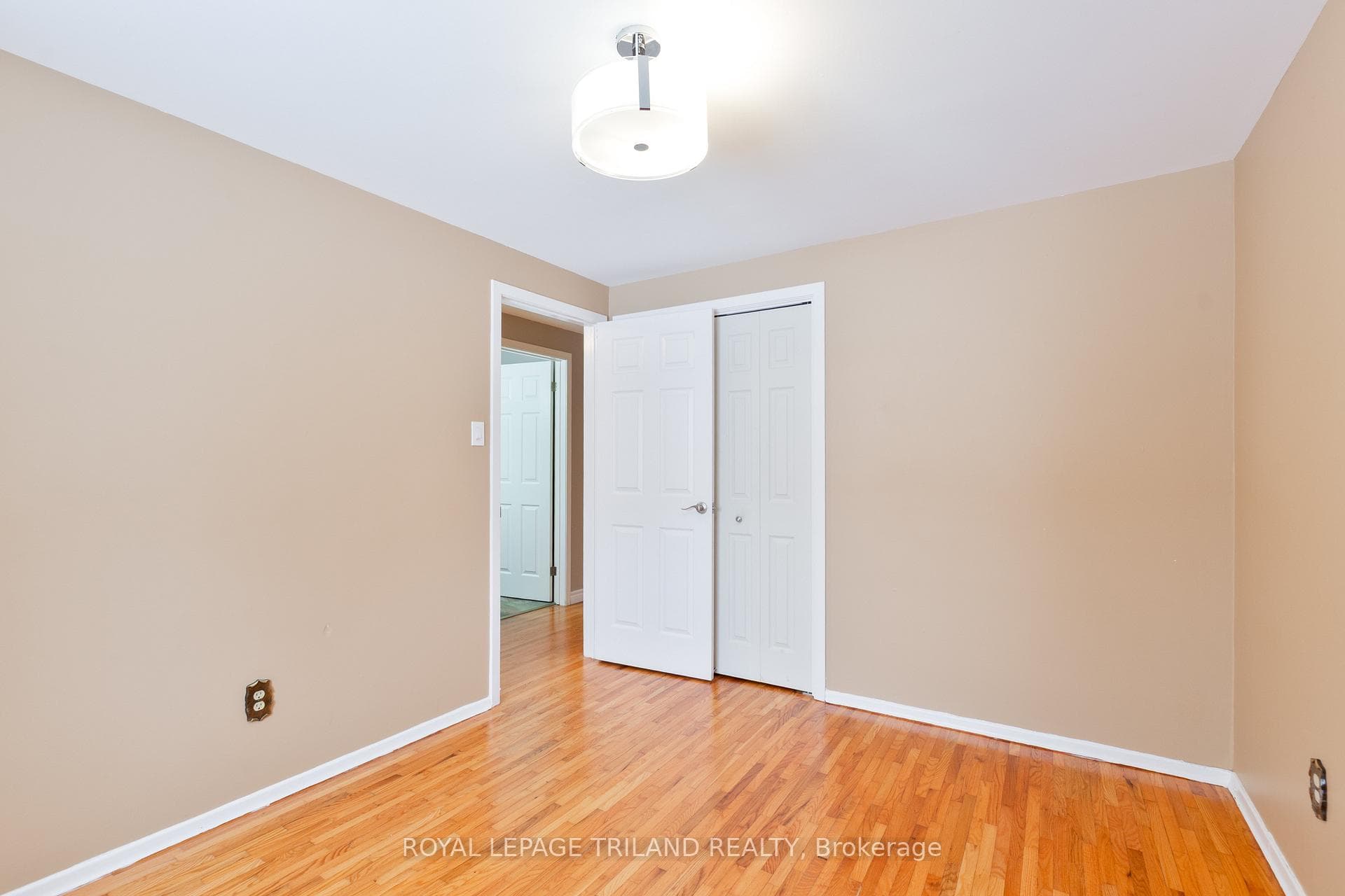 120 Killarney Court photo 21