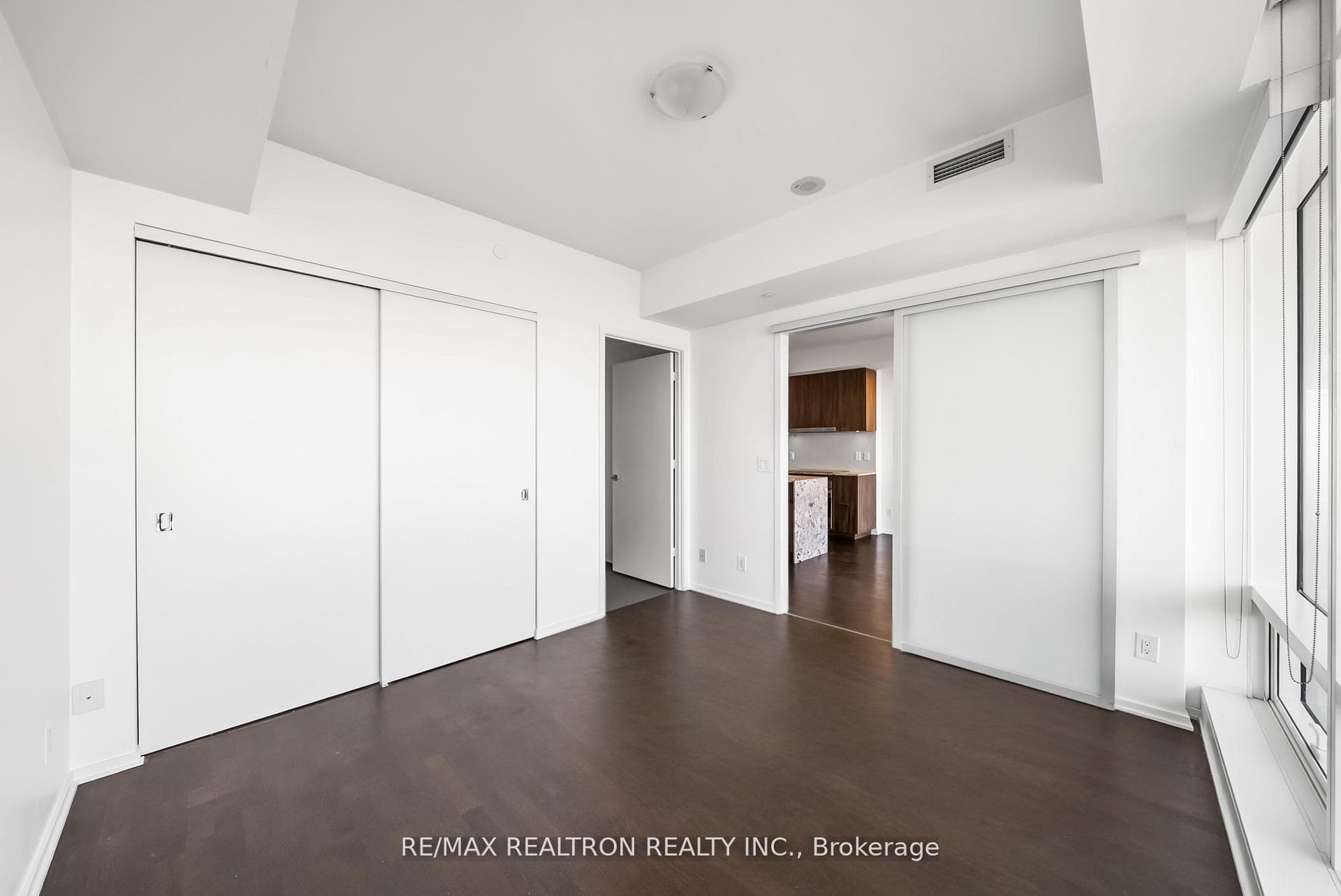 1 Bloor Street Unit 6010 photo 29