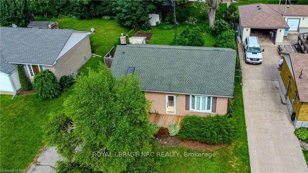 207 HAMPTON Avenue photo 34