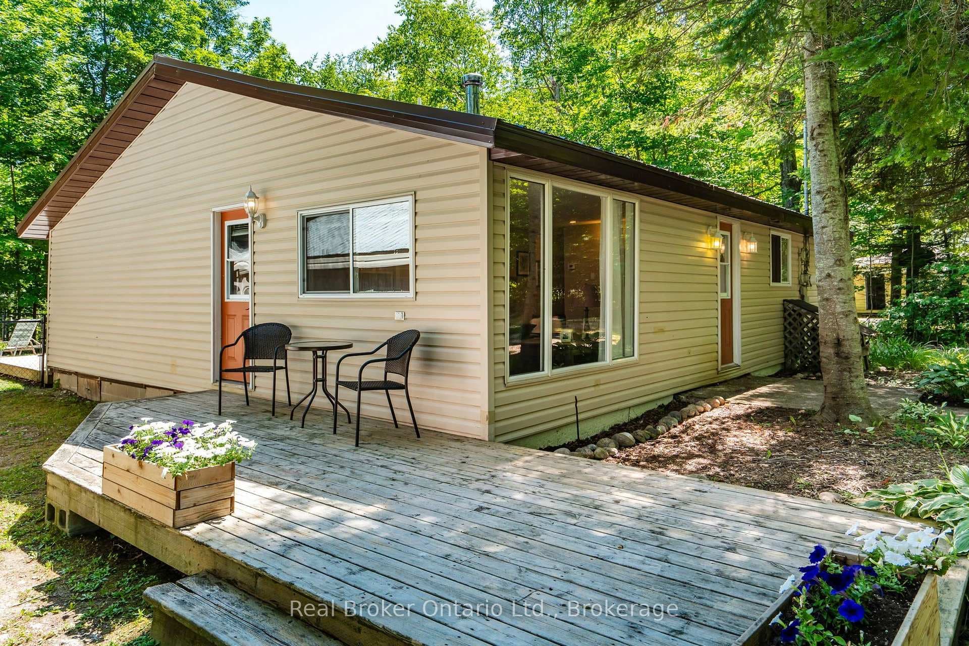 2141 Champlain Road photo 3