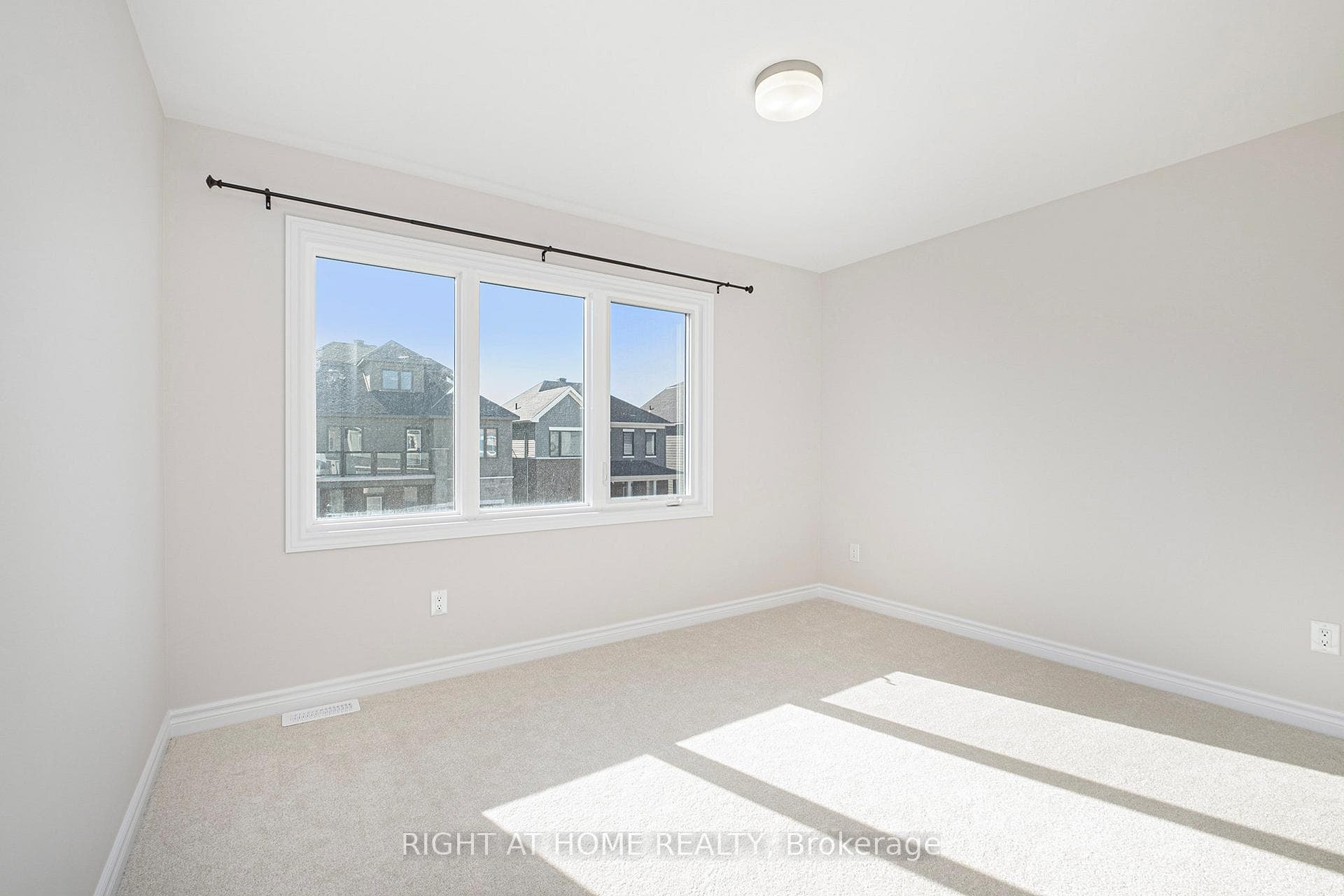 332 Peninsula Road photo 10