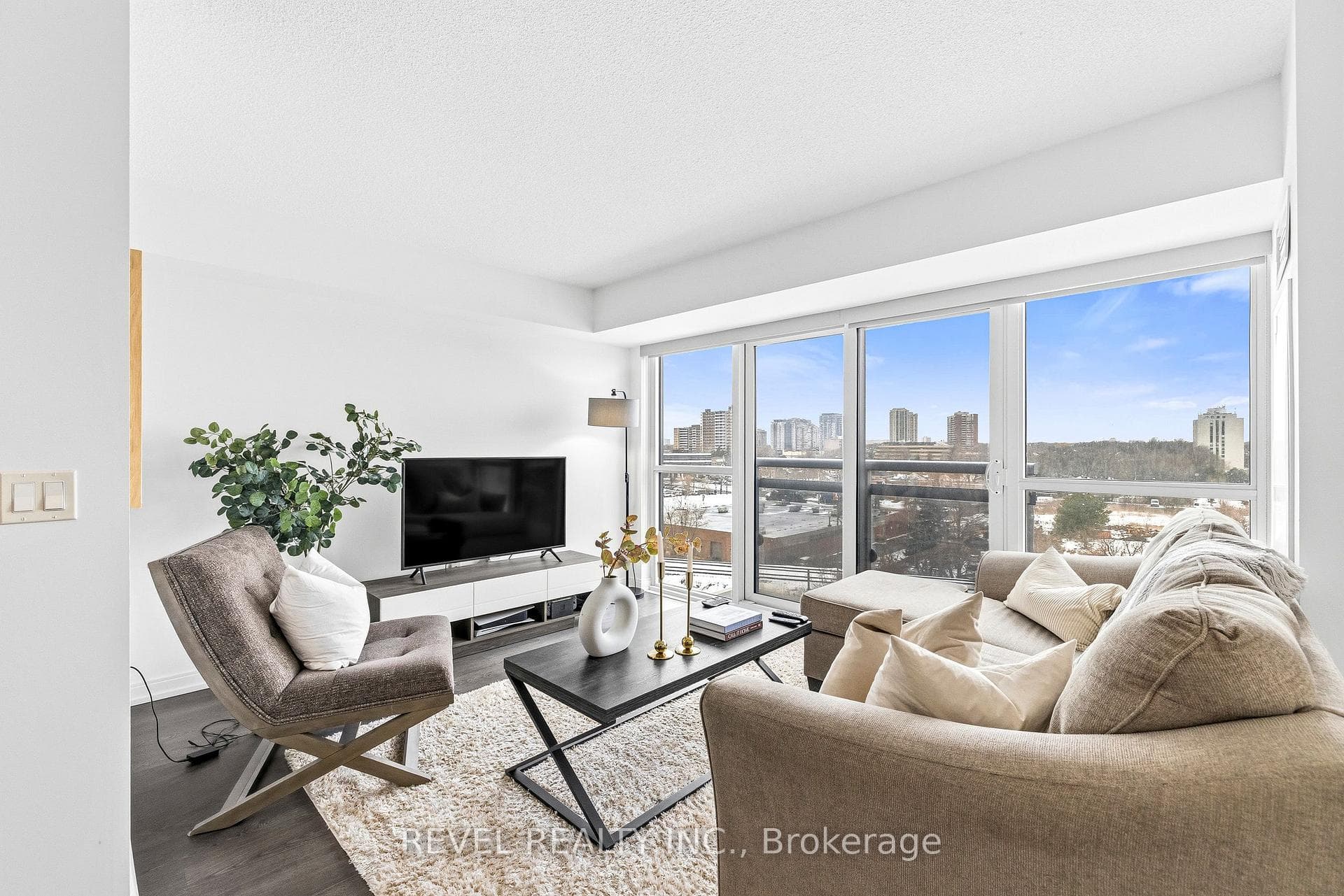 275 VILLAGE GREEN Square Unit 619 photo 12