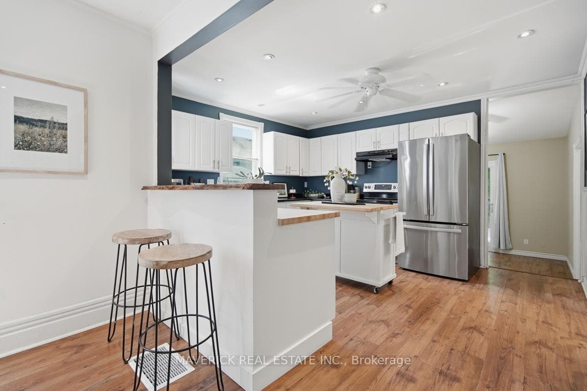 226 Grand Avenue photo 12