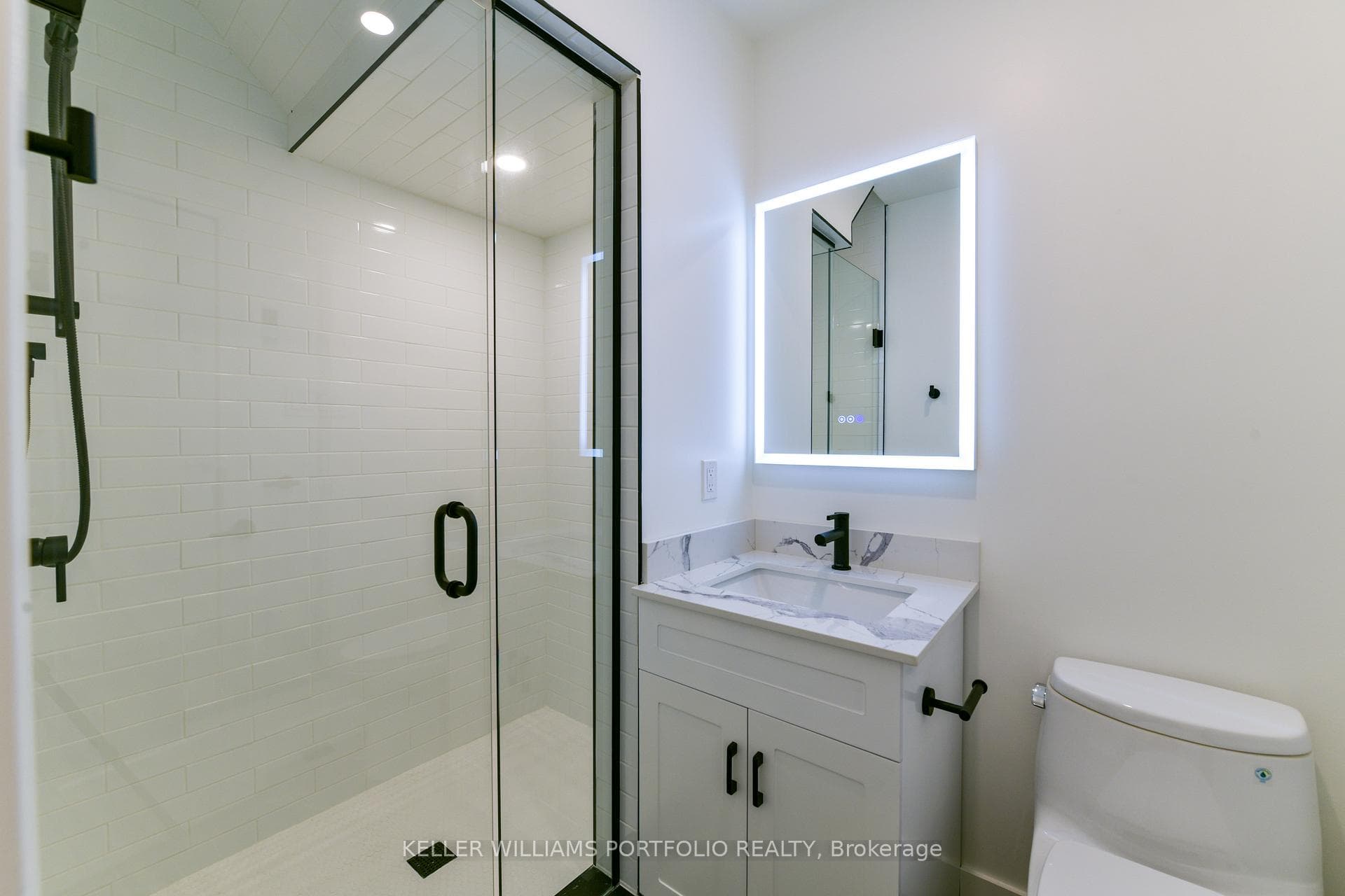 Main Unit Bathroom