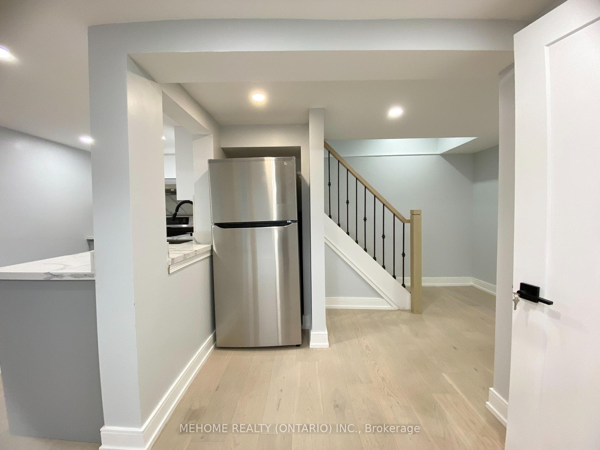53 Lillooet Crescent photo 36