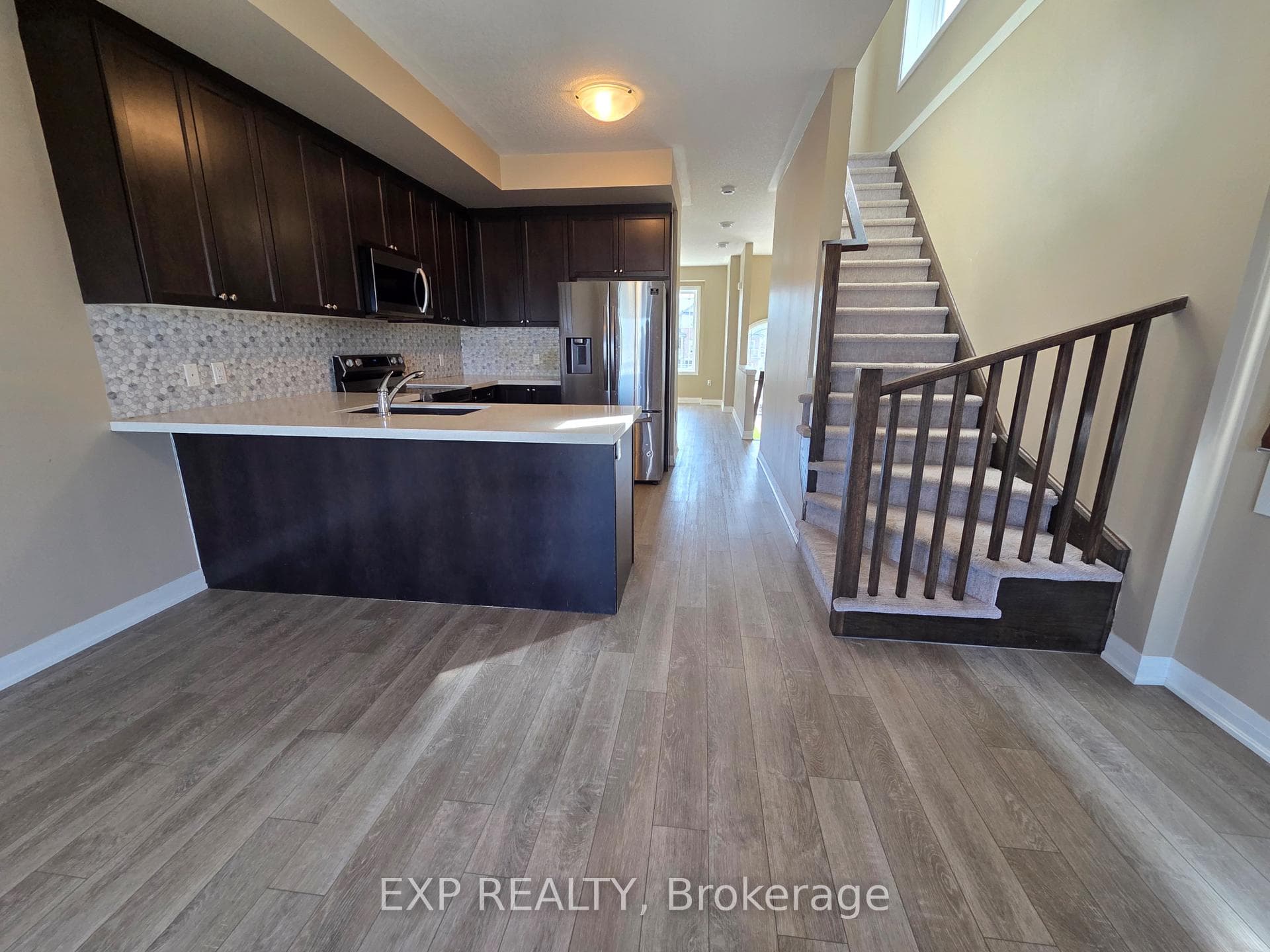 100 Laguna Village Crescent photo 6