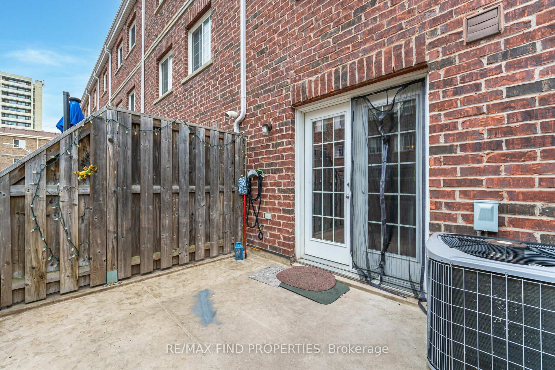 63 NEWCASTLE Street photo 37