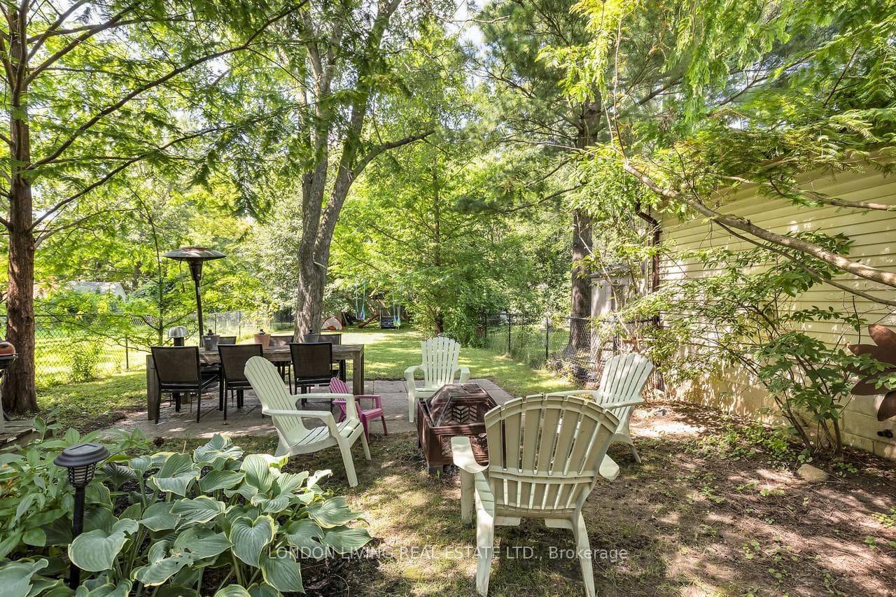 102 Emery Street photo 29