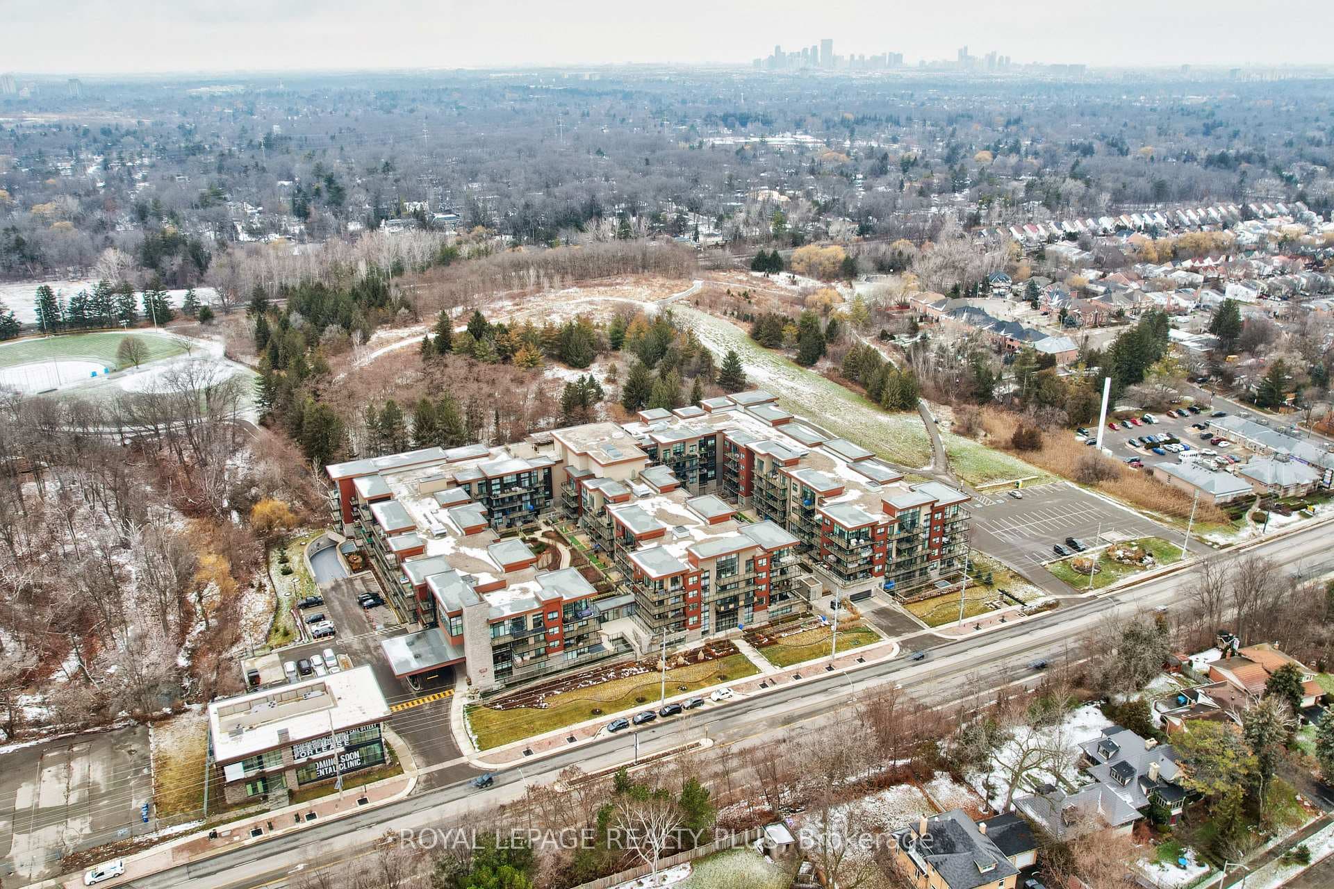 1575 Lakeshore Road Unit 442 photo 18